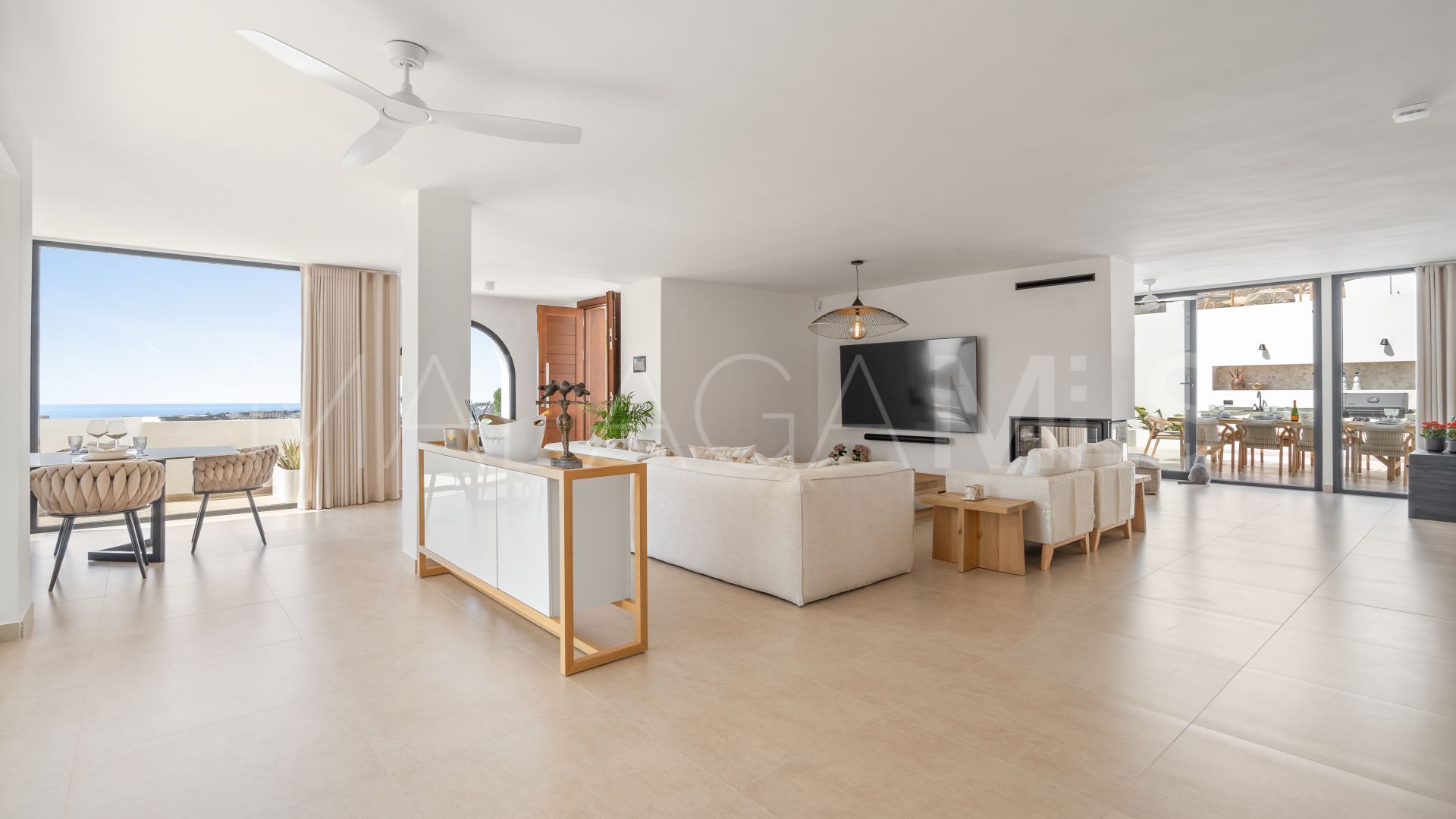 5 bedrooms villa for sale in Nueva Andalucia