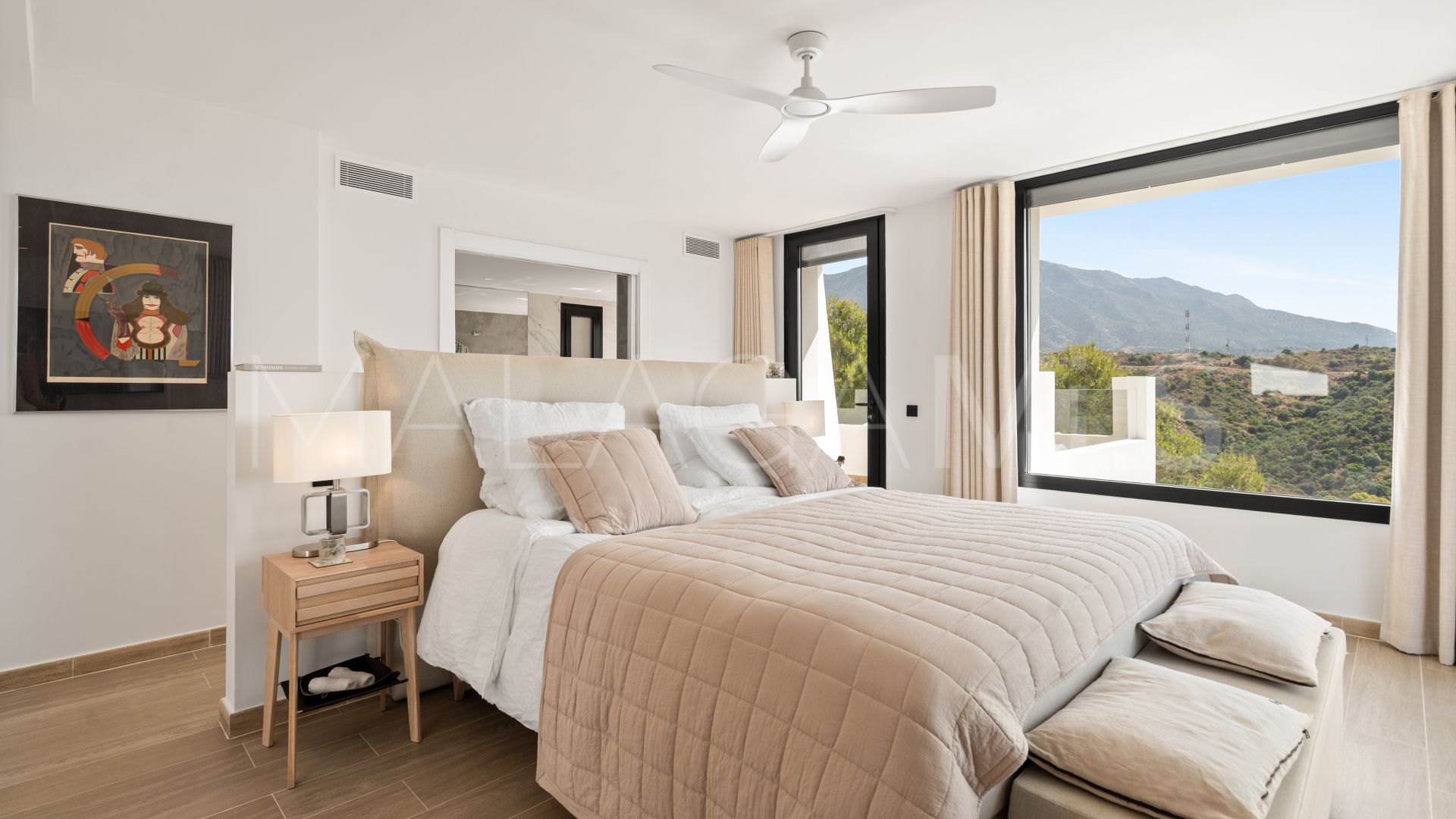 5 bedrooms villa for sale in Nueva Andalucia