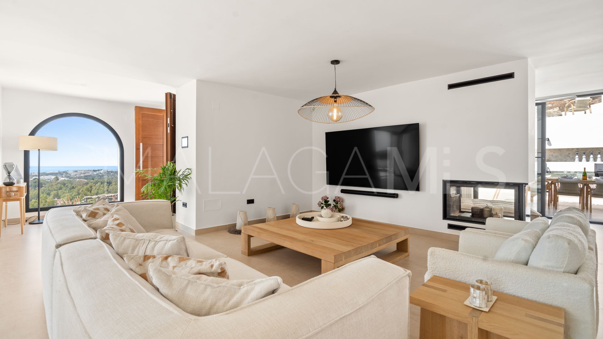 5 bedrooms villa for sale in Nueva Andalucia
