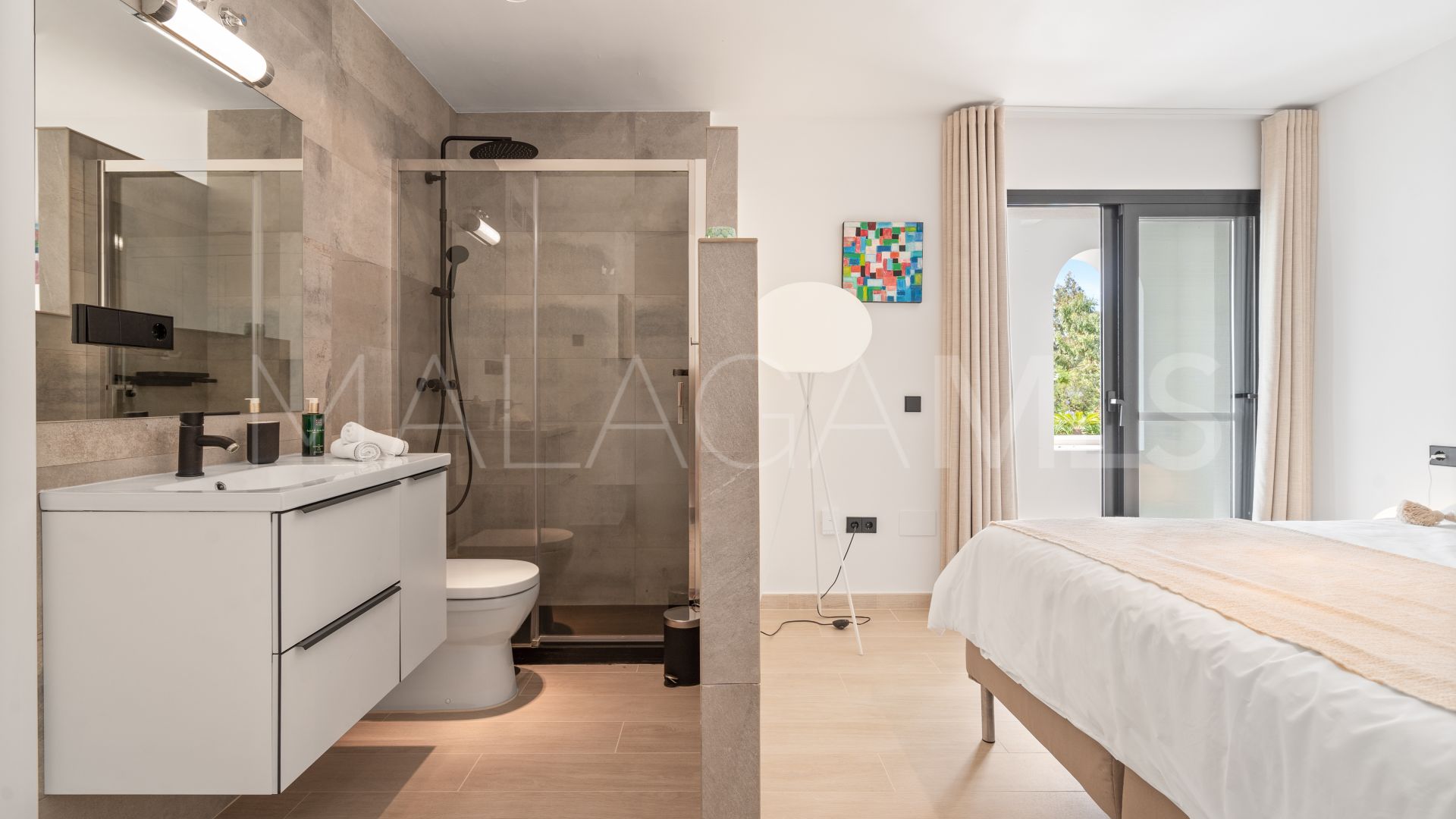 5 bedrooms villa for sale in Nueva Andalucia