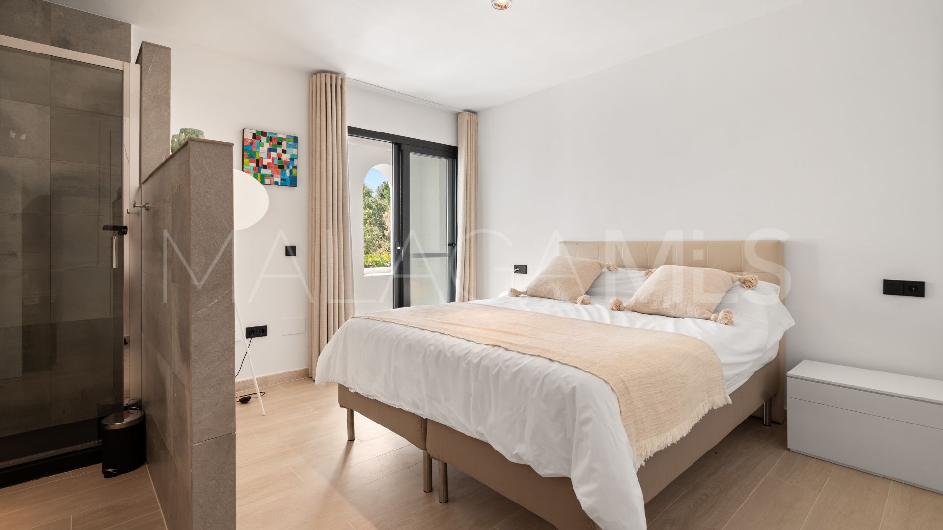 5 bedrooms villa for sale in Nueva Andalucia