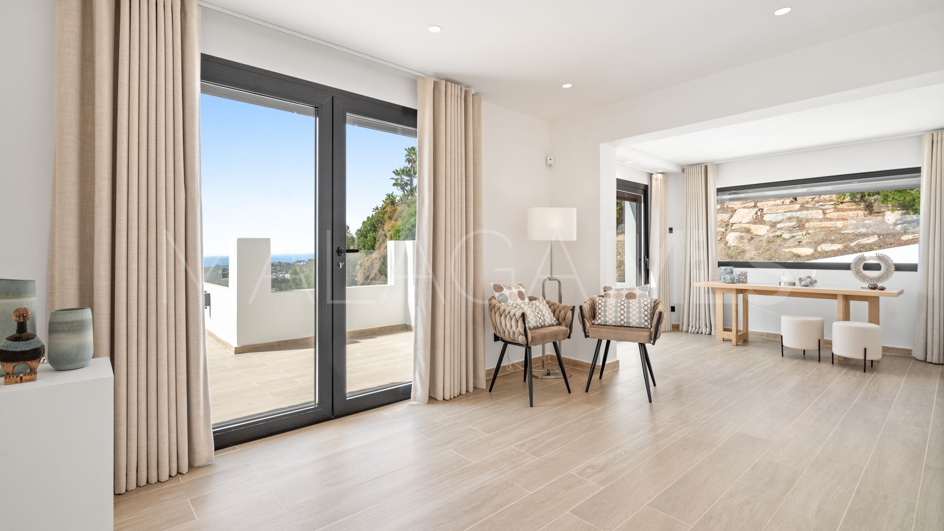 5 bedrooms villa for sale in Nueva Andalucia