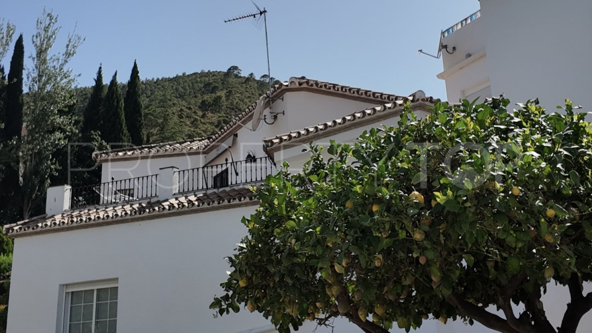 For sale Benahavis Centro villa with 4 bedrooms