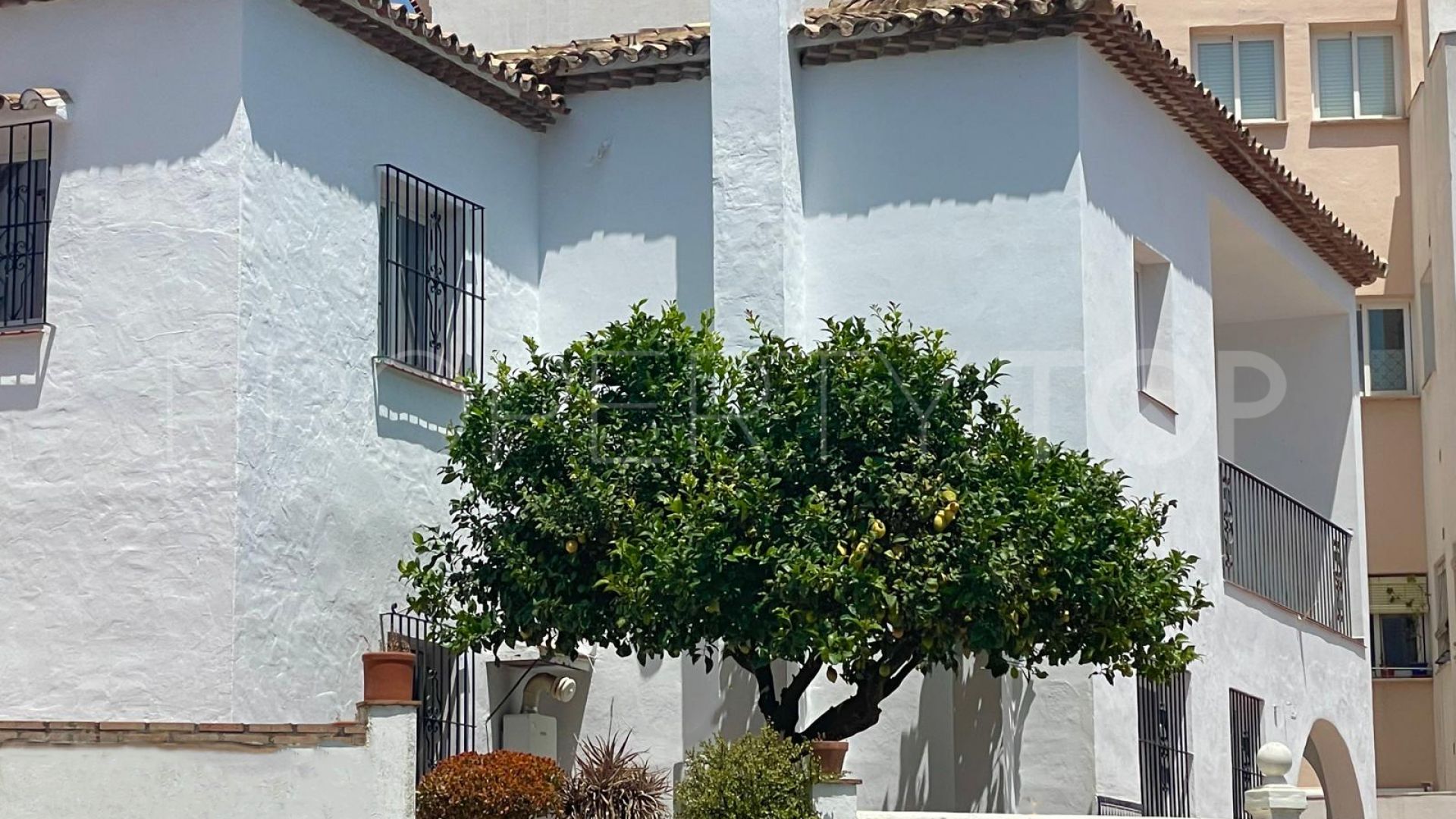 For sale Benahavis Centro villa with 4 bedrooms