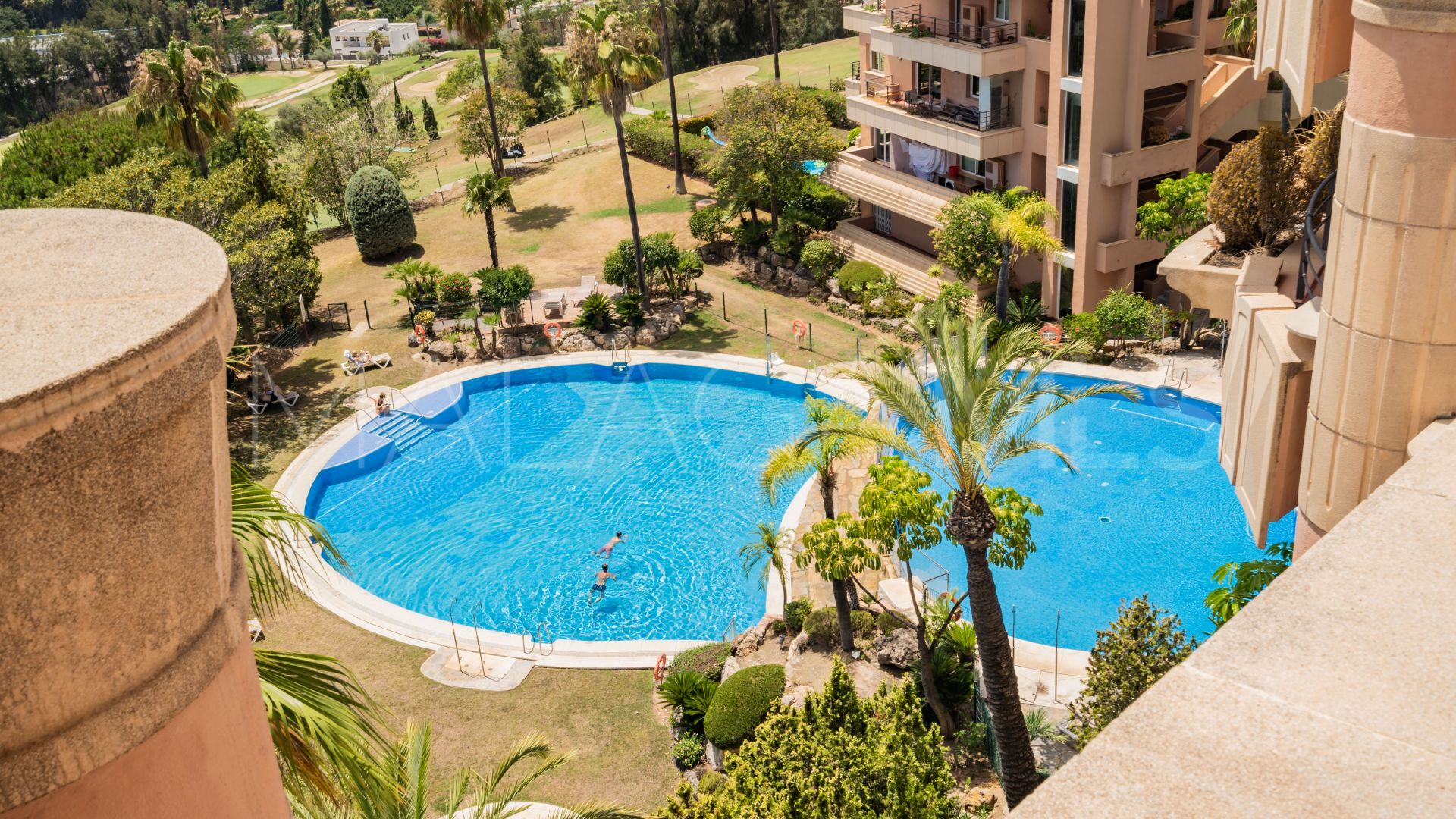 Apartamento for sale in Magna Marbella with 2 bedrooms