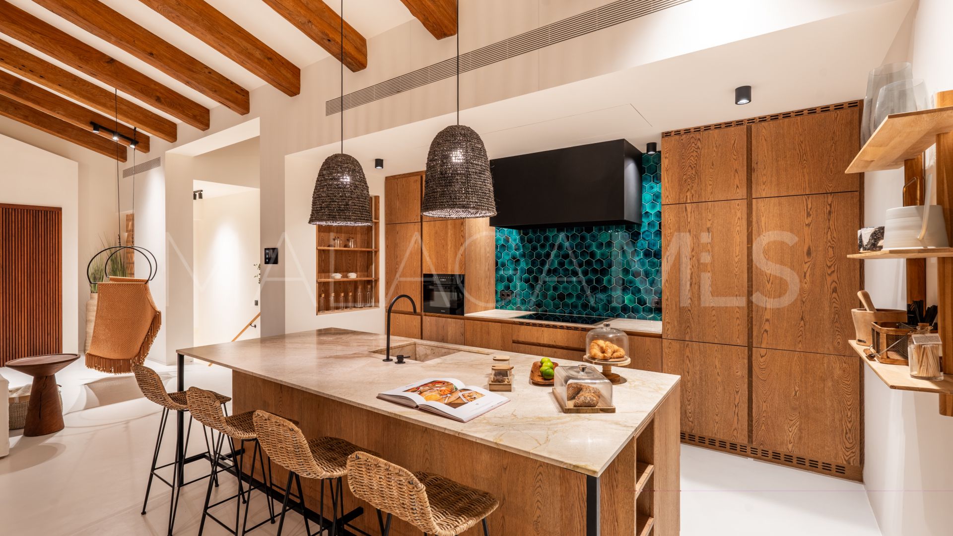 Villa for sale in Nueva Andalucia