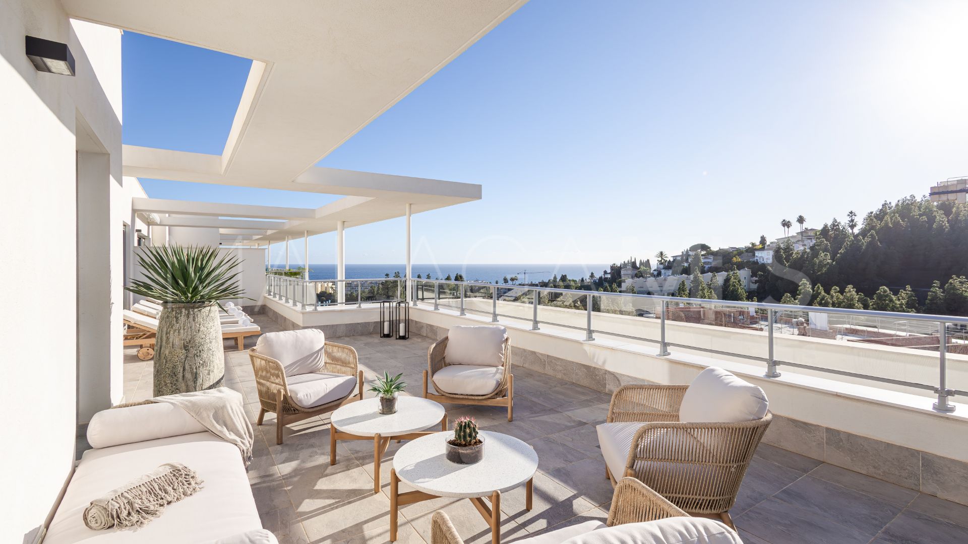 For sale penthouse in Cala de Mijas