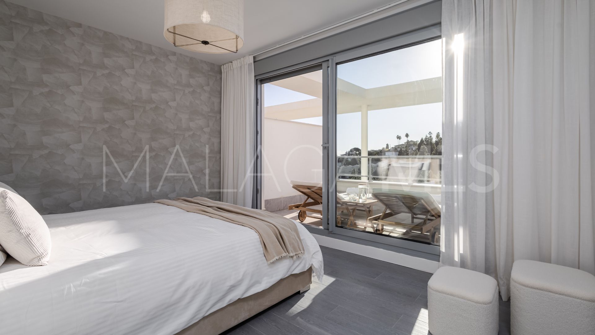 For sale penthouse in Cala de Mijas