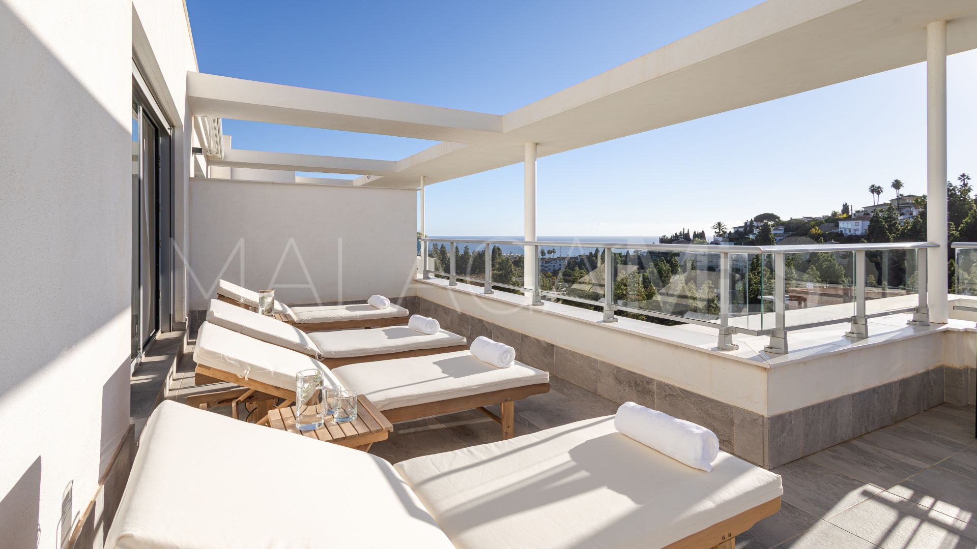 For sale penthouse in Cala de Mijas