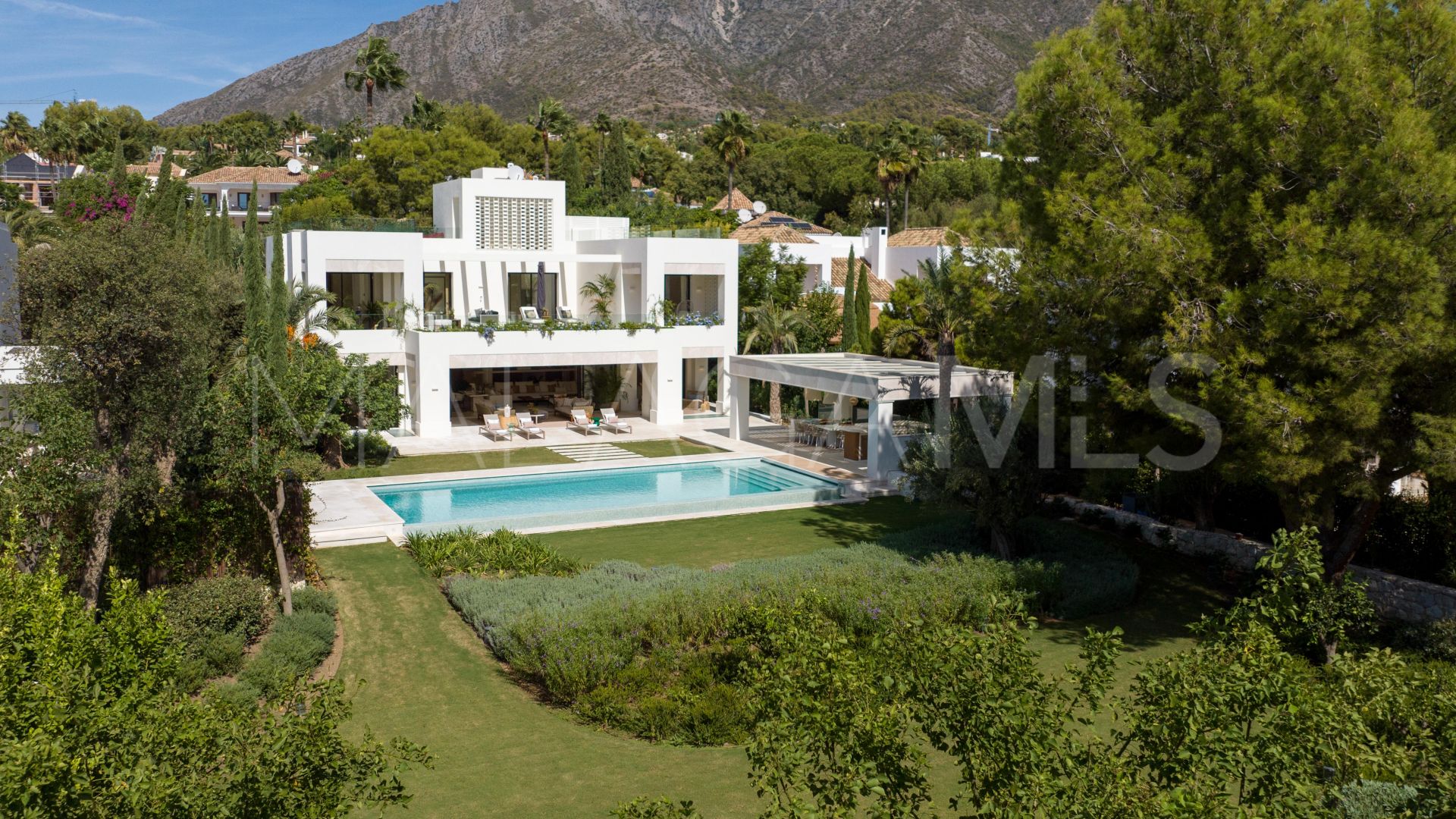 Villa for sale in Altos Reales with 5 bedrooms