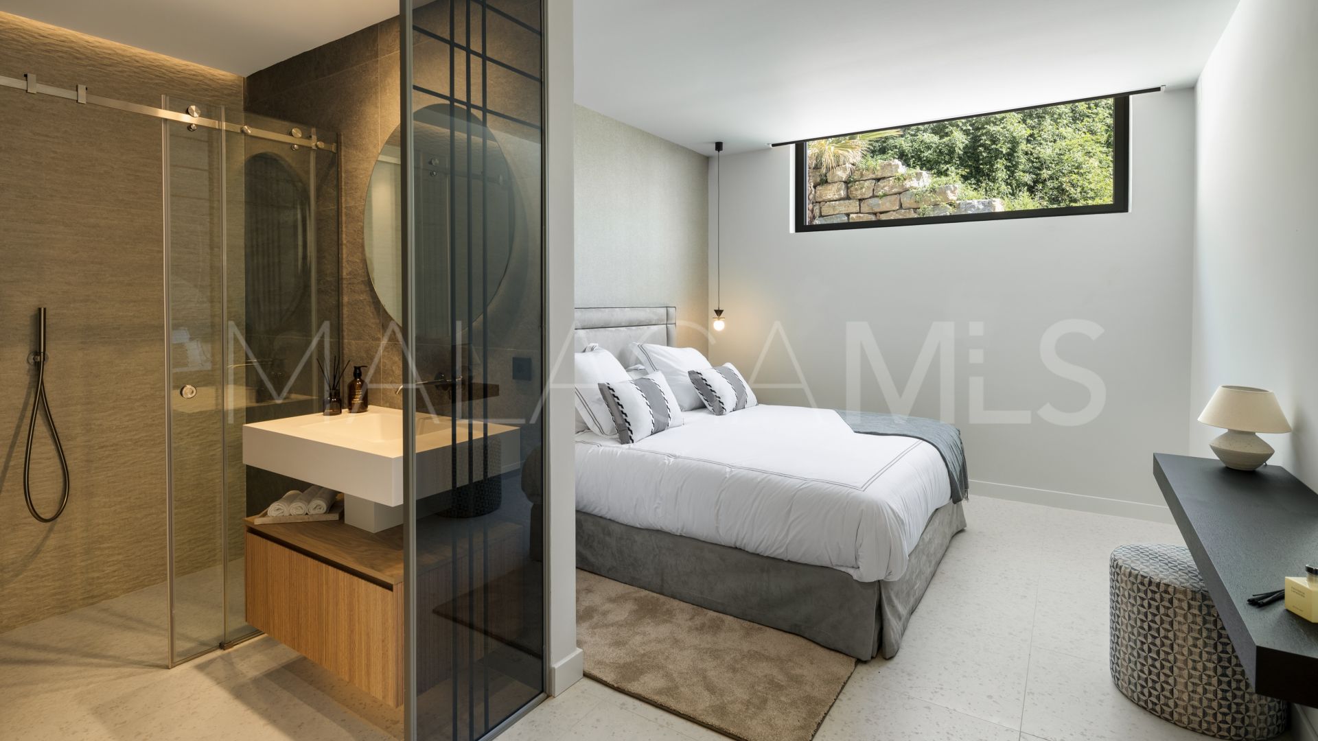 Villa with 5 bedrooms for sale in Nueva Andalucia
