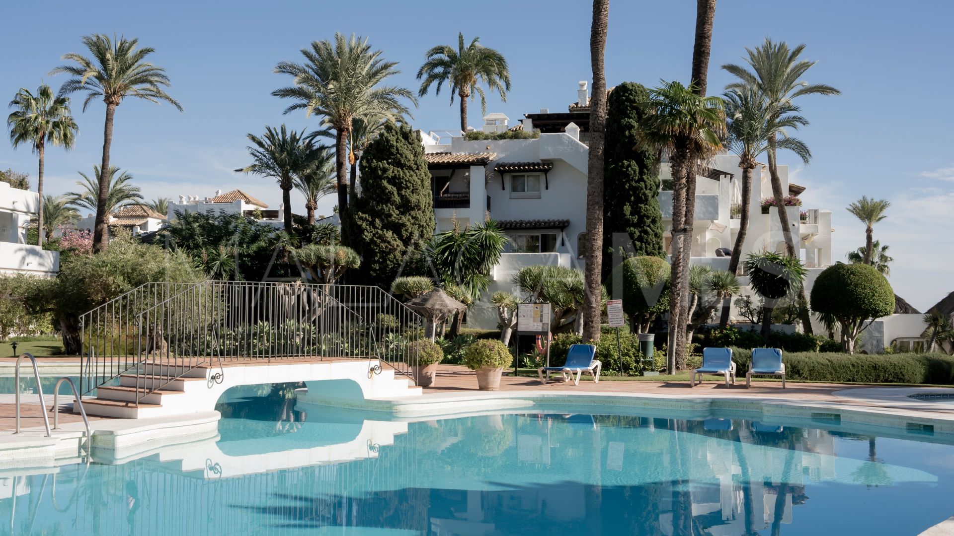 Atico for sale de 2 bedrooms in Estepona