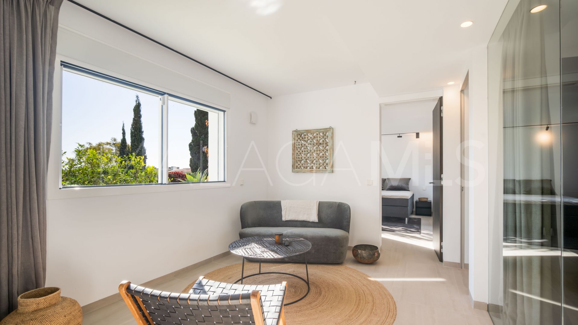 Town house for sale in Nueva Andalucia with 4 bedrooms