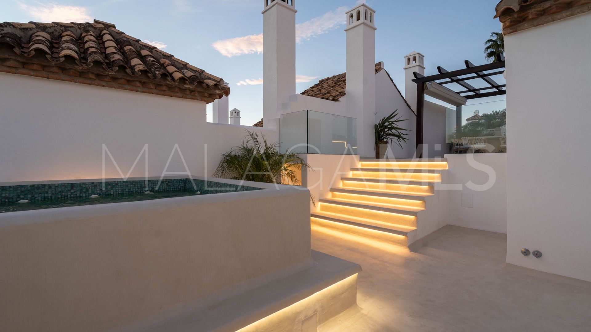 Maison de ville for sale in Nueva Andalucia