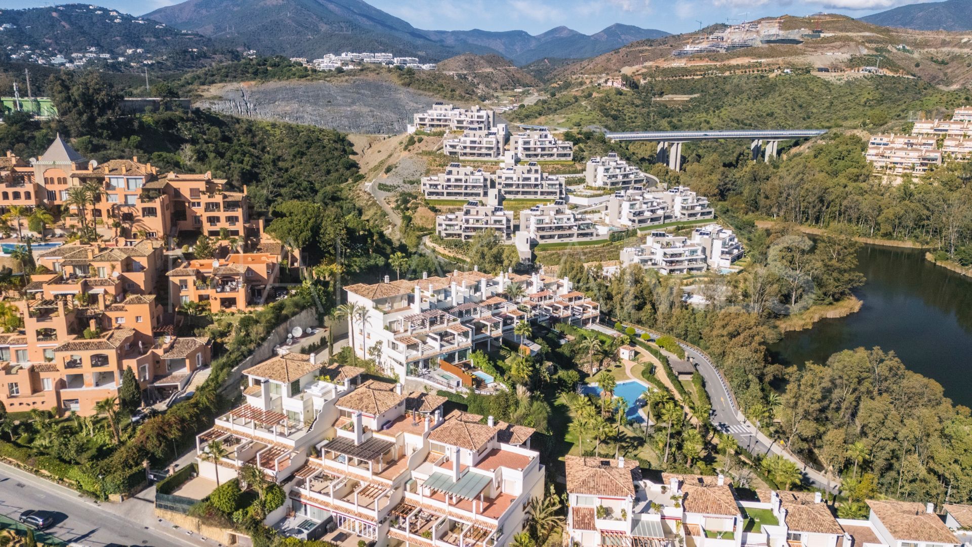 Nueva Andalucia, apartamento planta baja de 3 bedrooms a la venta