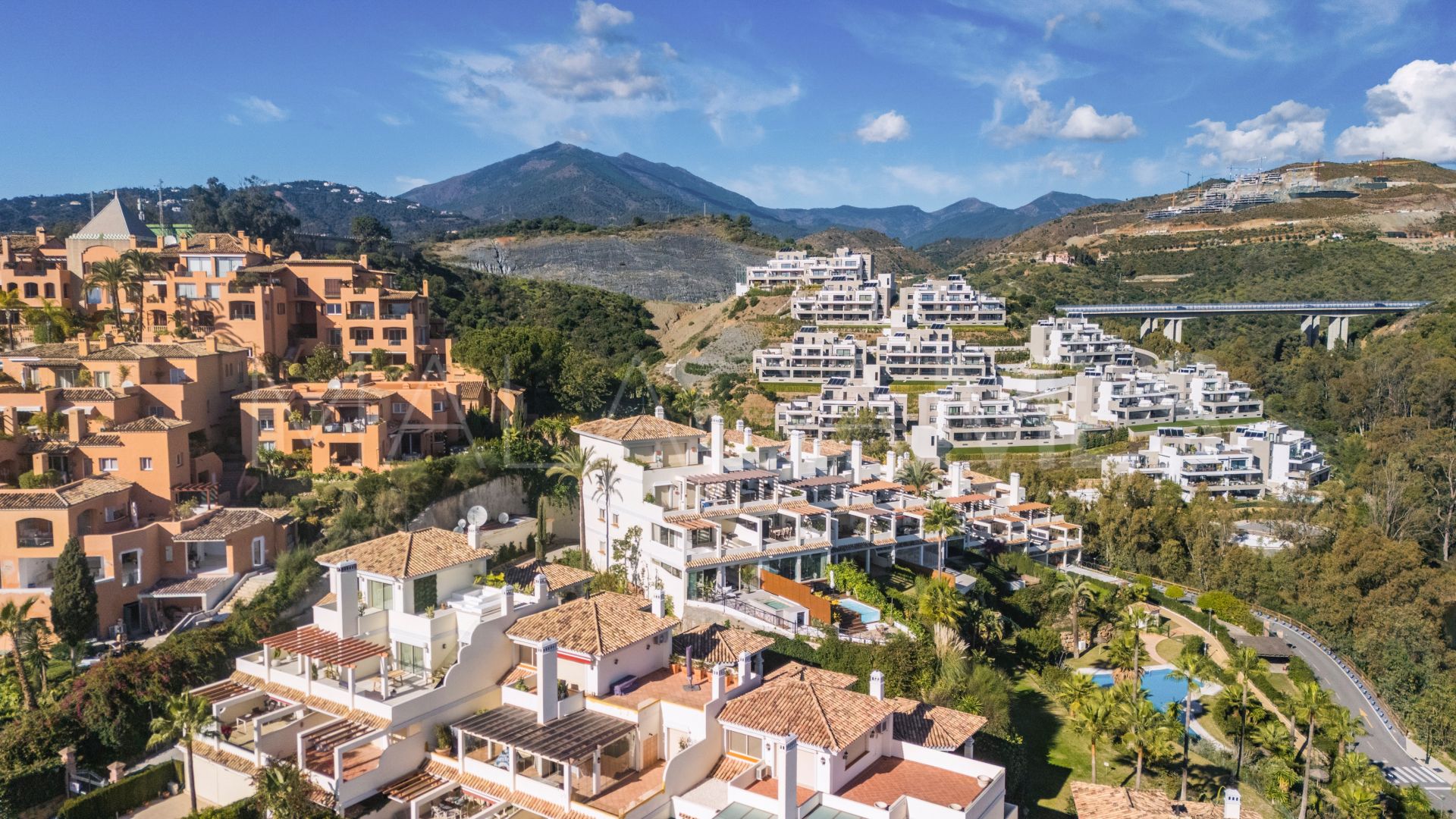 Bottenvåningslägenhet for sale in Nueva Andalucia