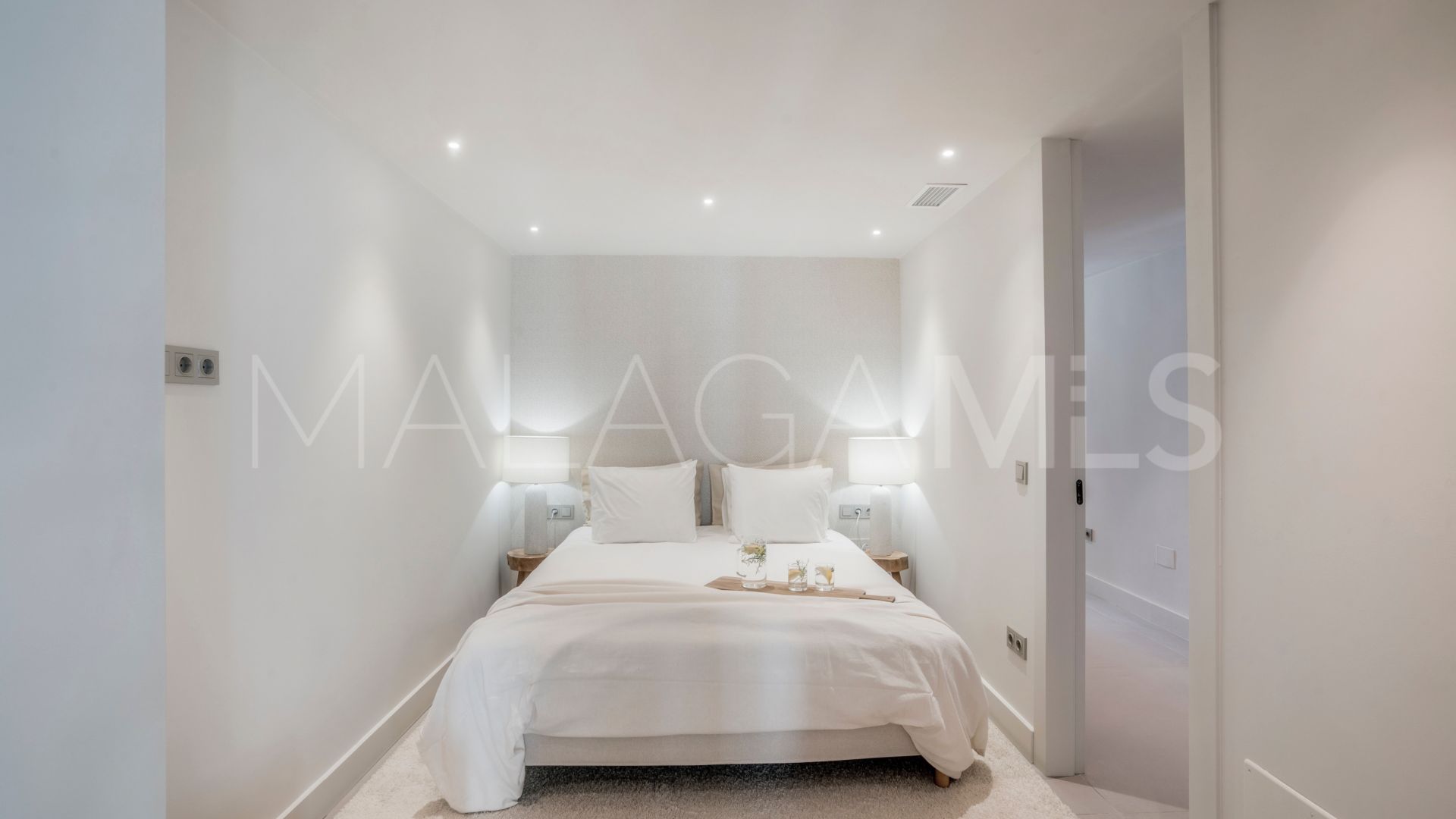 Nueva Andalucia, apartamento planta baja de 3 bedrooms a la venta