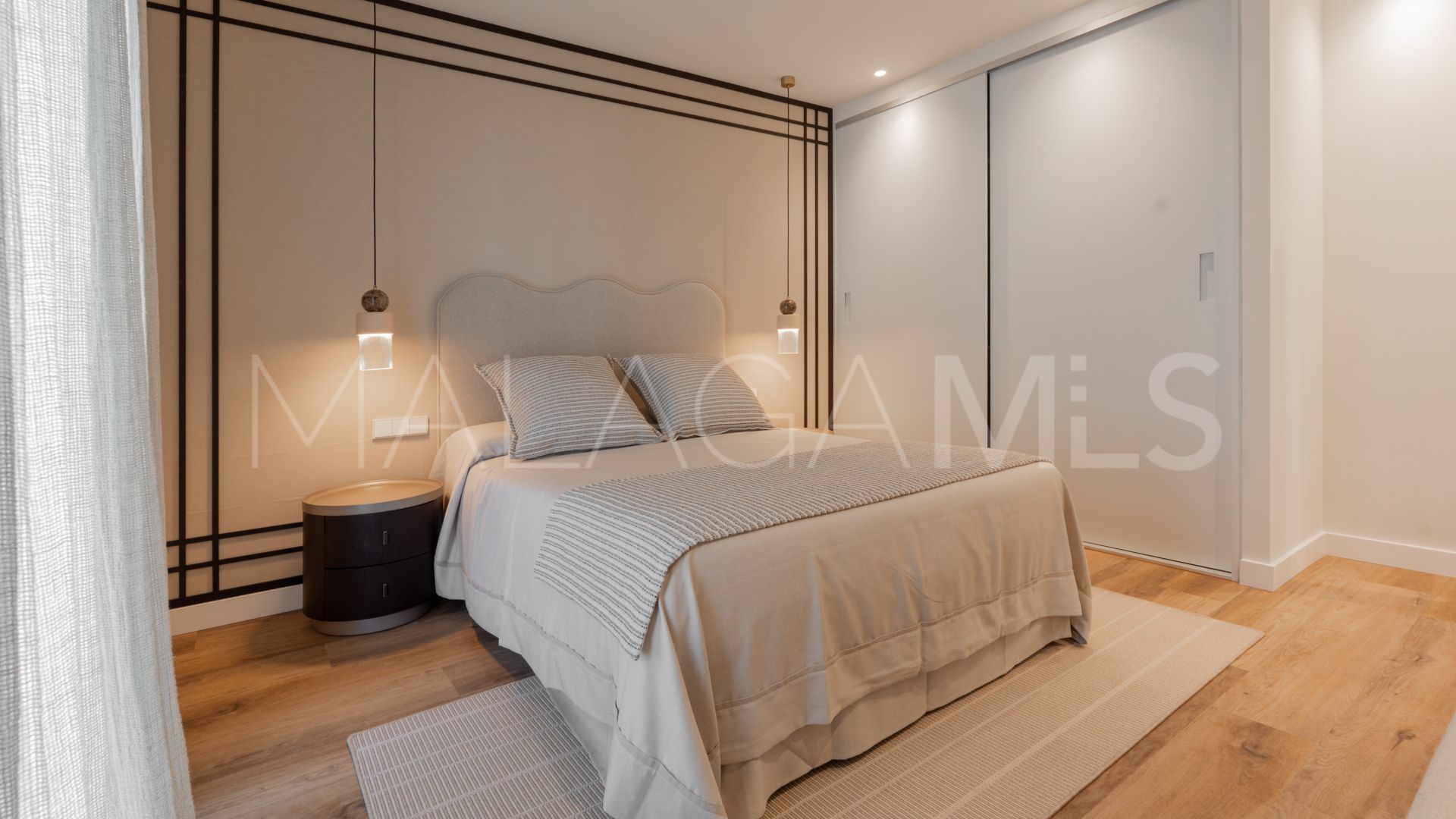 Villa for sale in Nueva Andalucia