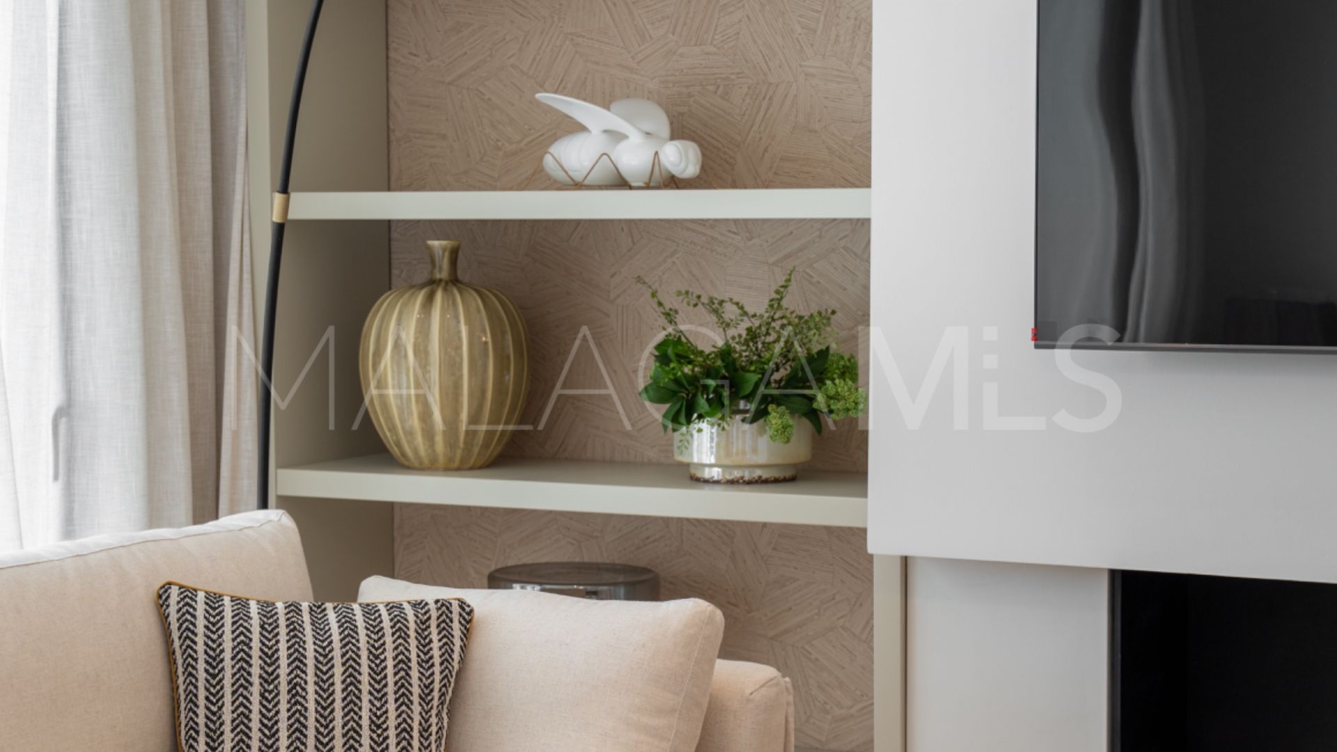 Villa for sale in Nueva Andalucia