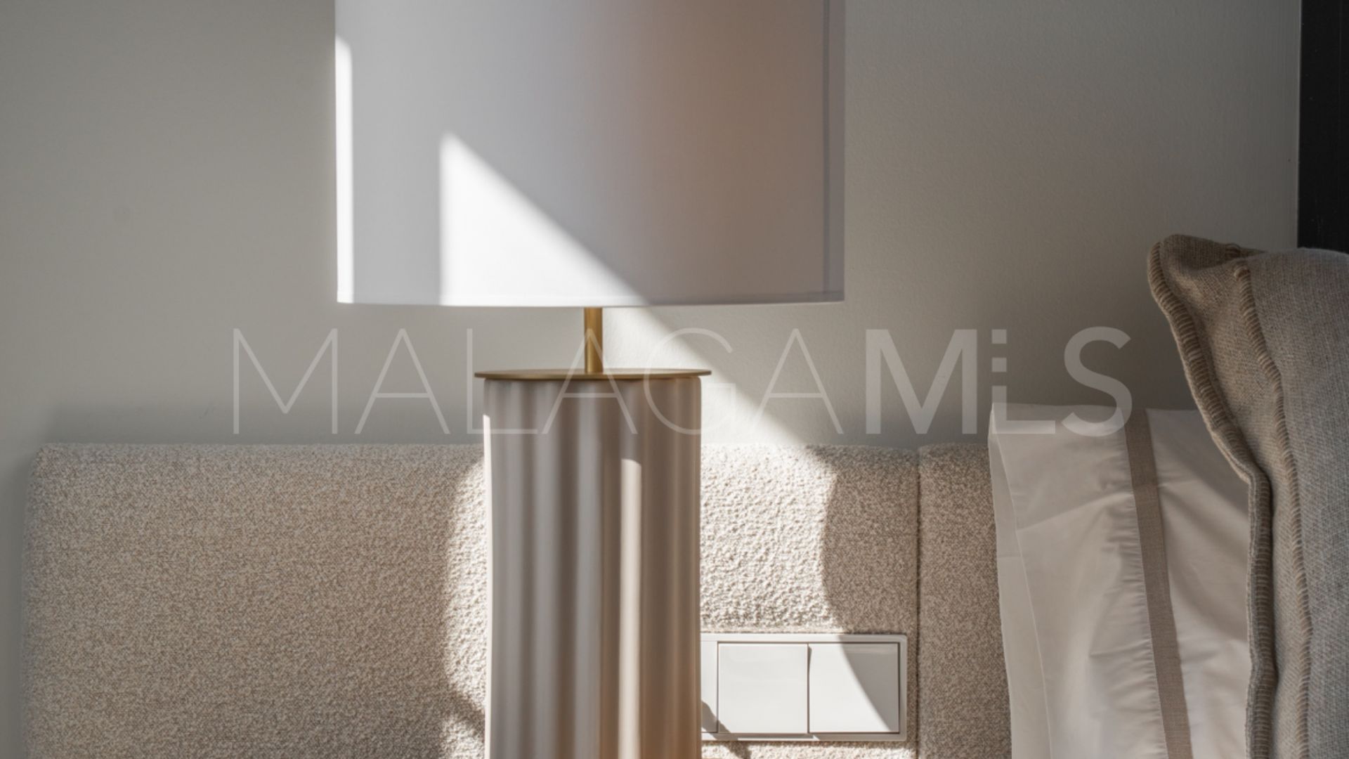 Villa for sale in Nueva Andalucia