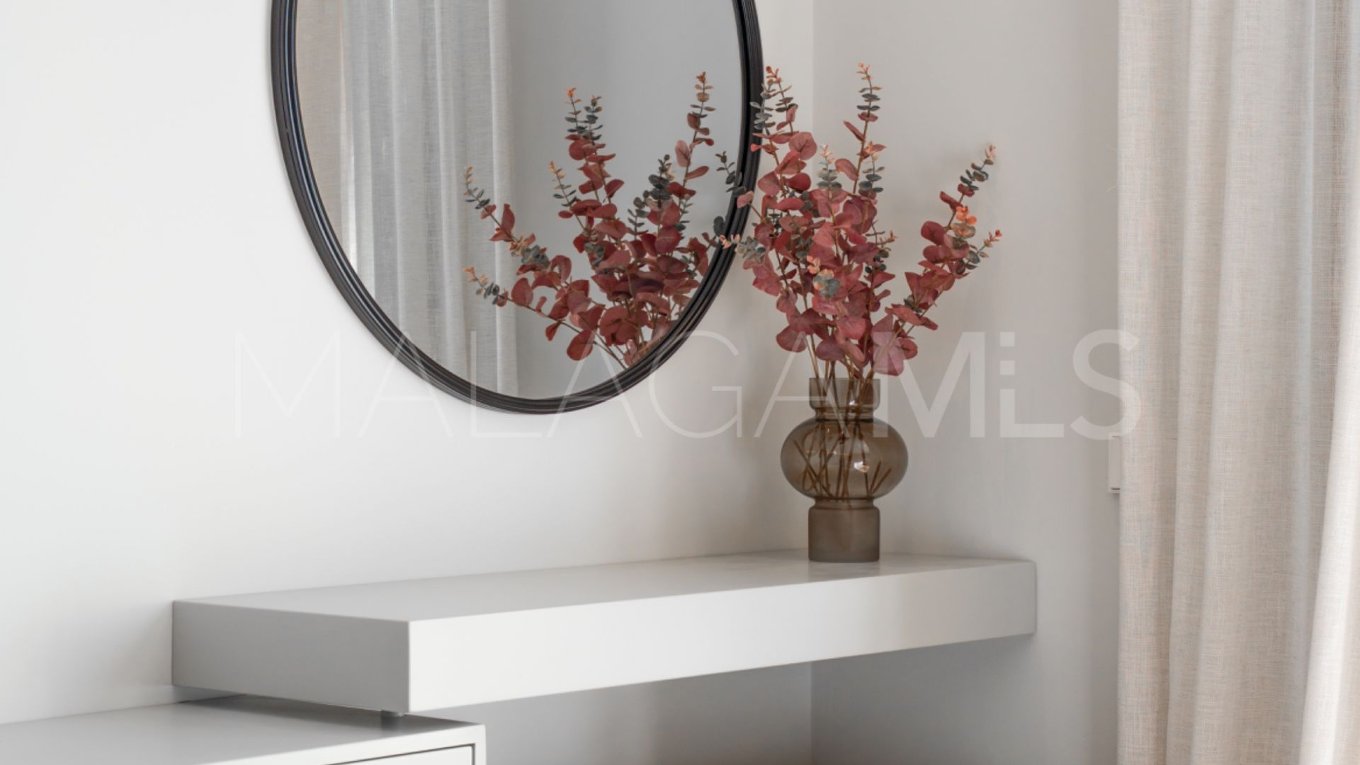 Villa for sale in Nueva Andalucia