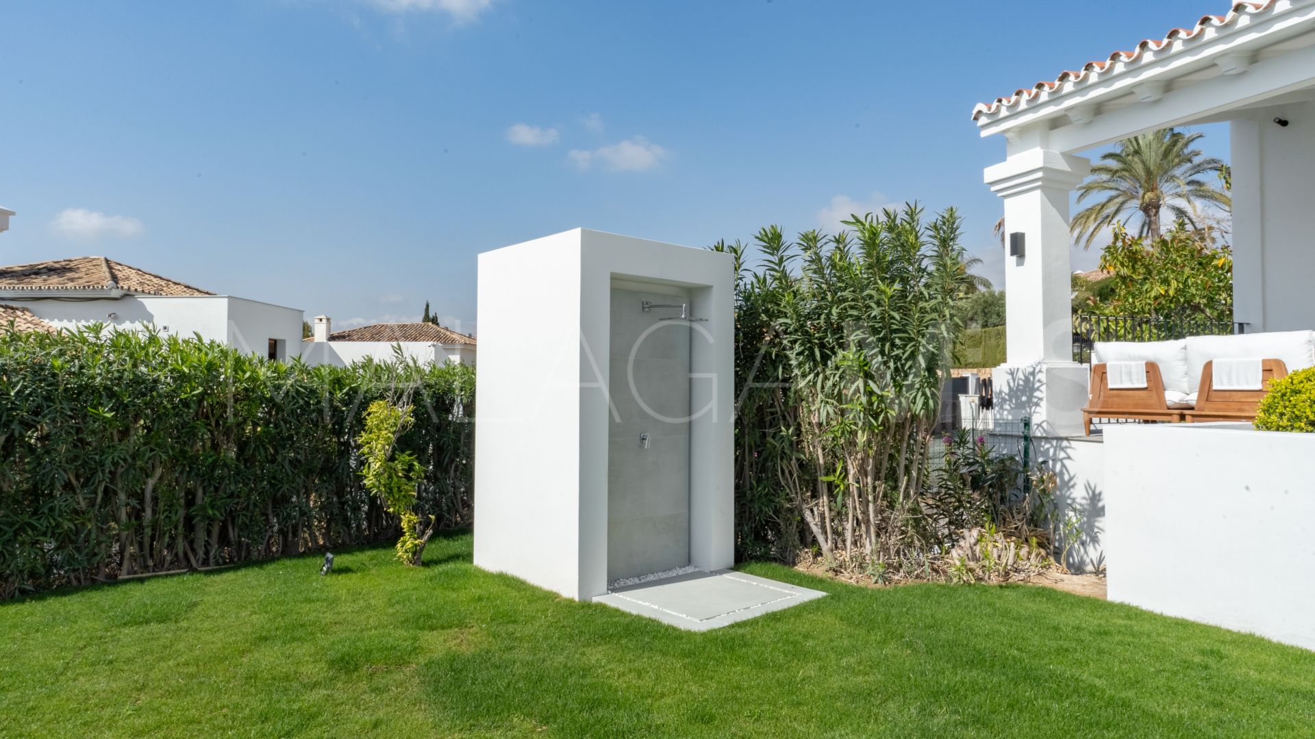 Villa for sale in Nueva Andalucia