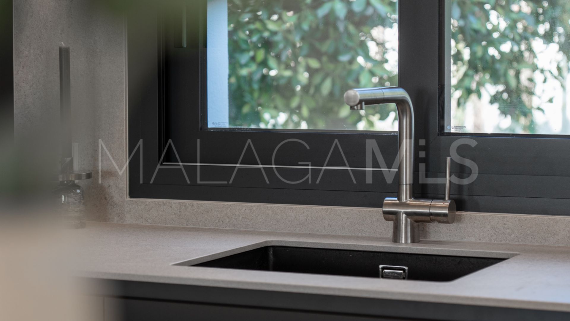 Villa for sale in Nueva Andalucia