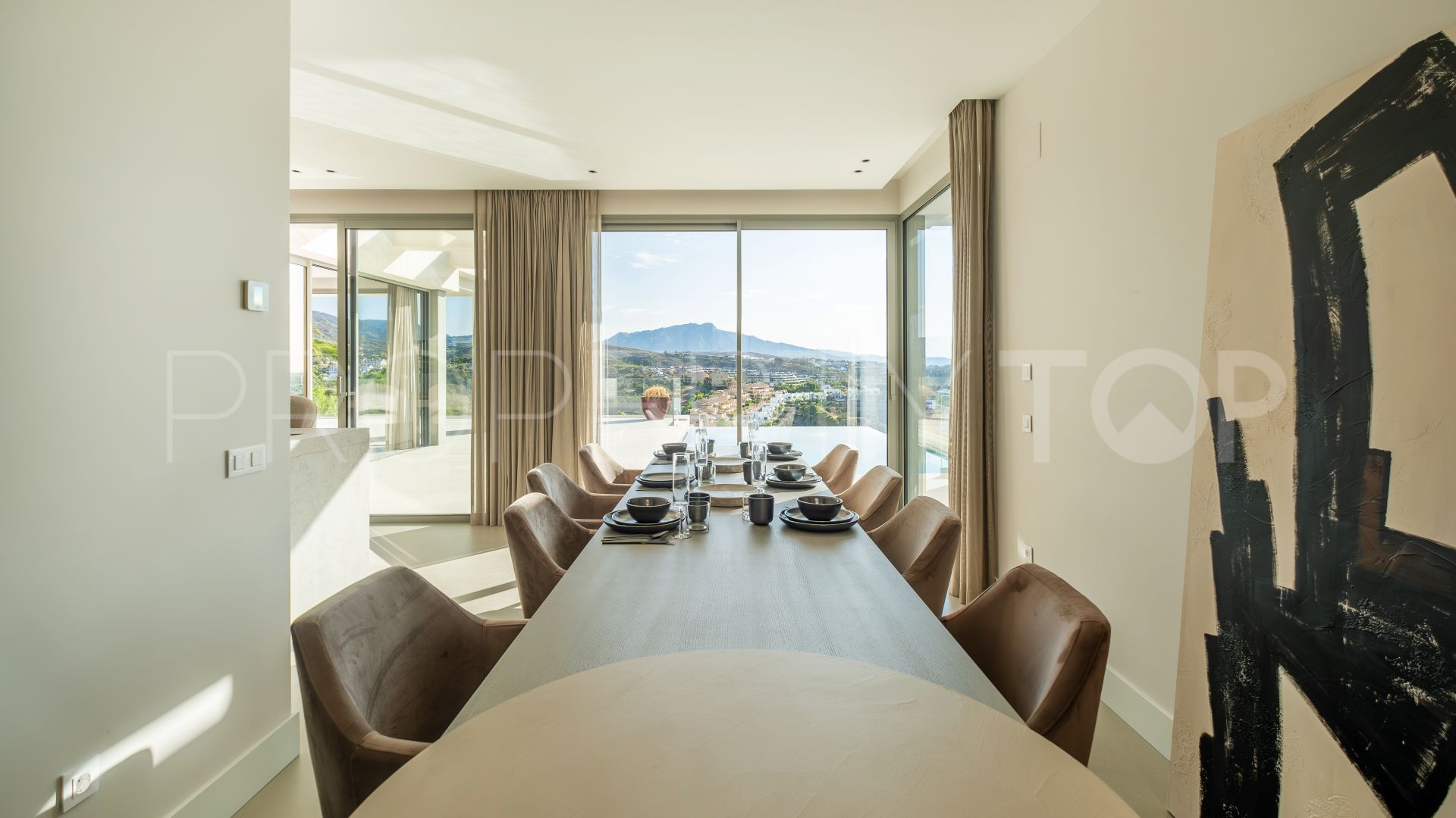 5 bedrooms villa for sale in Estepona