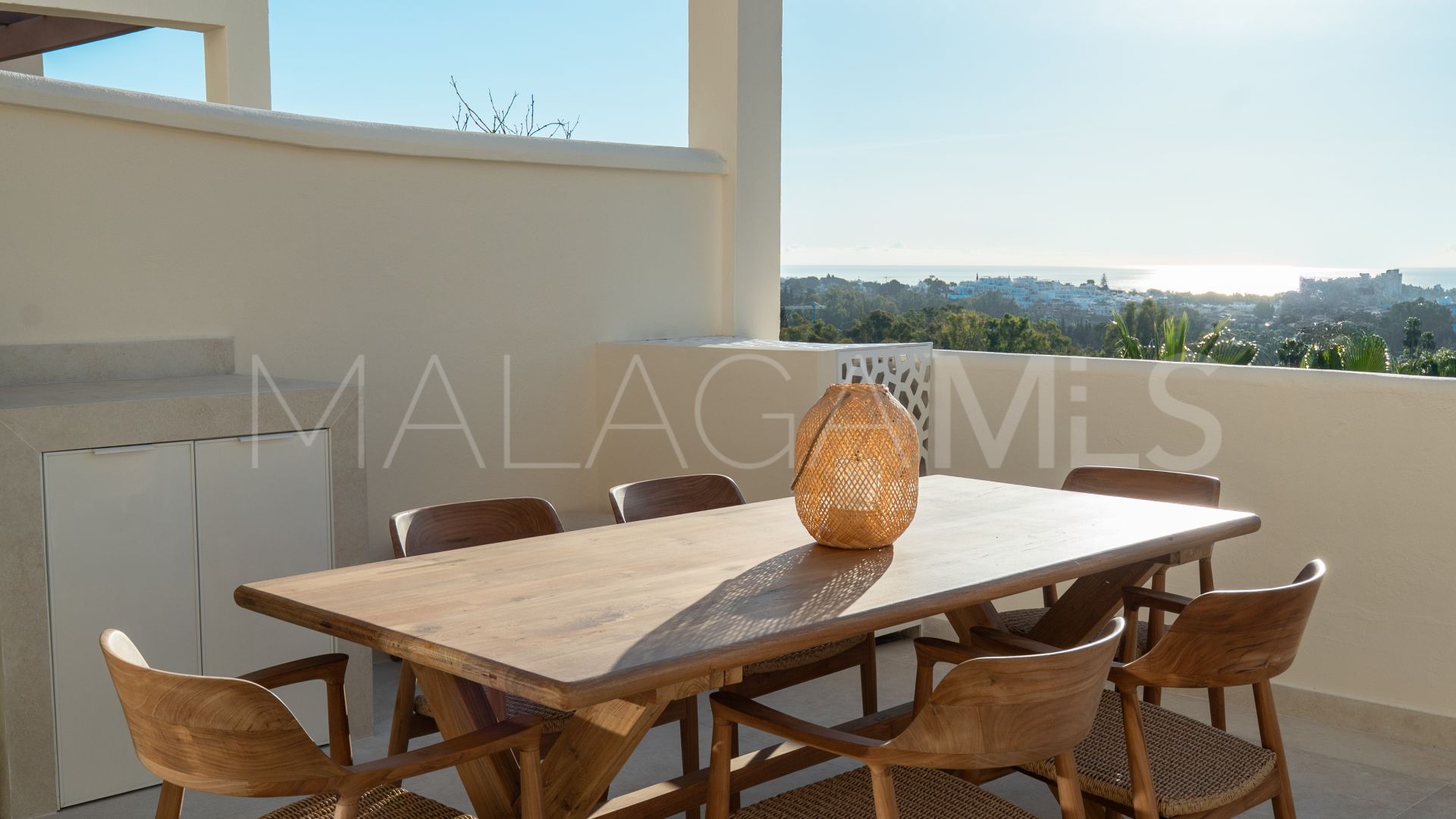 Lägenhet for sale in Palacetes Los Belvederes