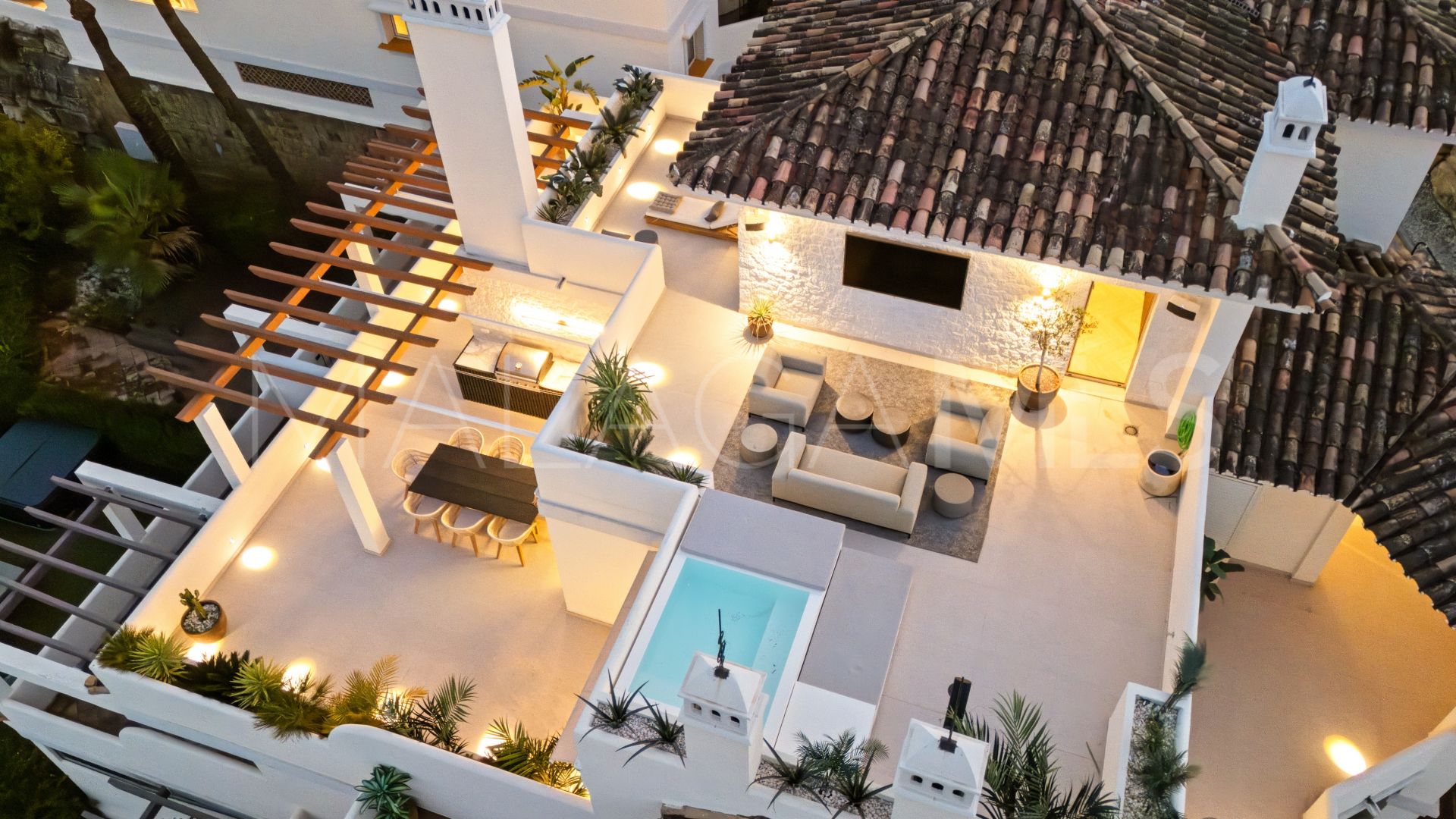 Zweistöckiges penthouse for sale in Palacetes Los Belvederes