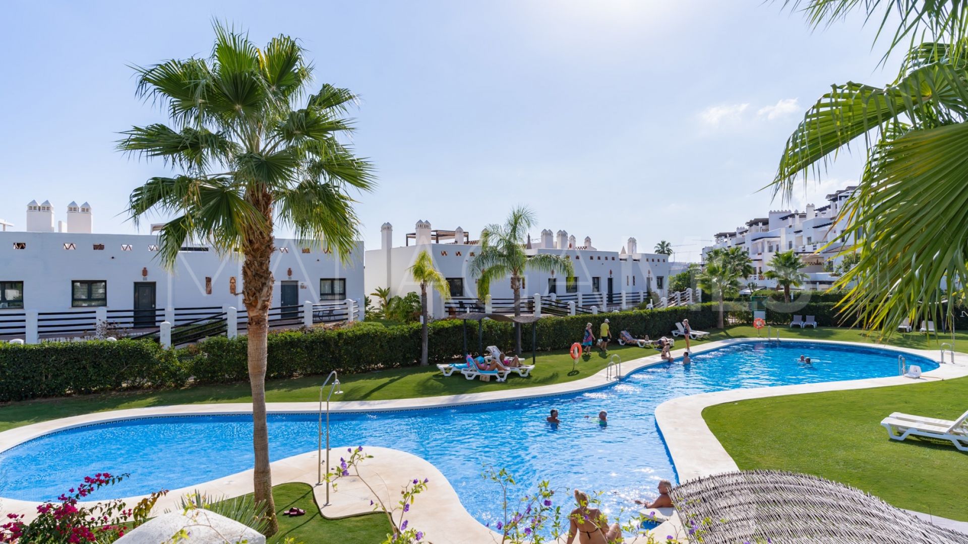 Apartamento planta baja a la venta in Estepona