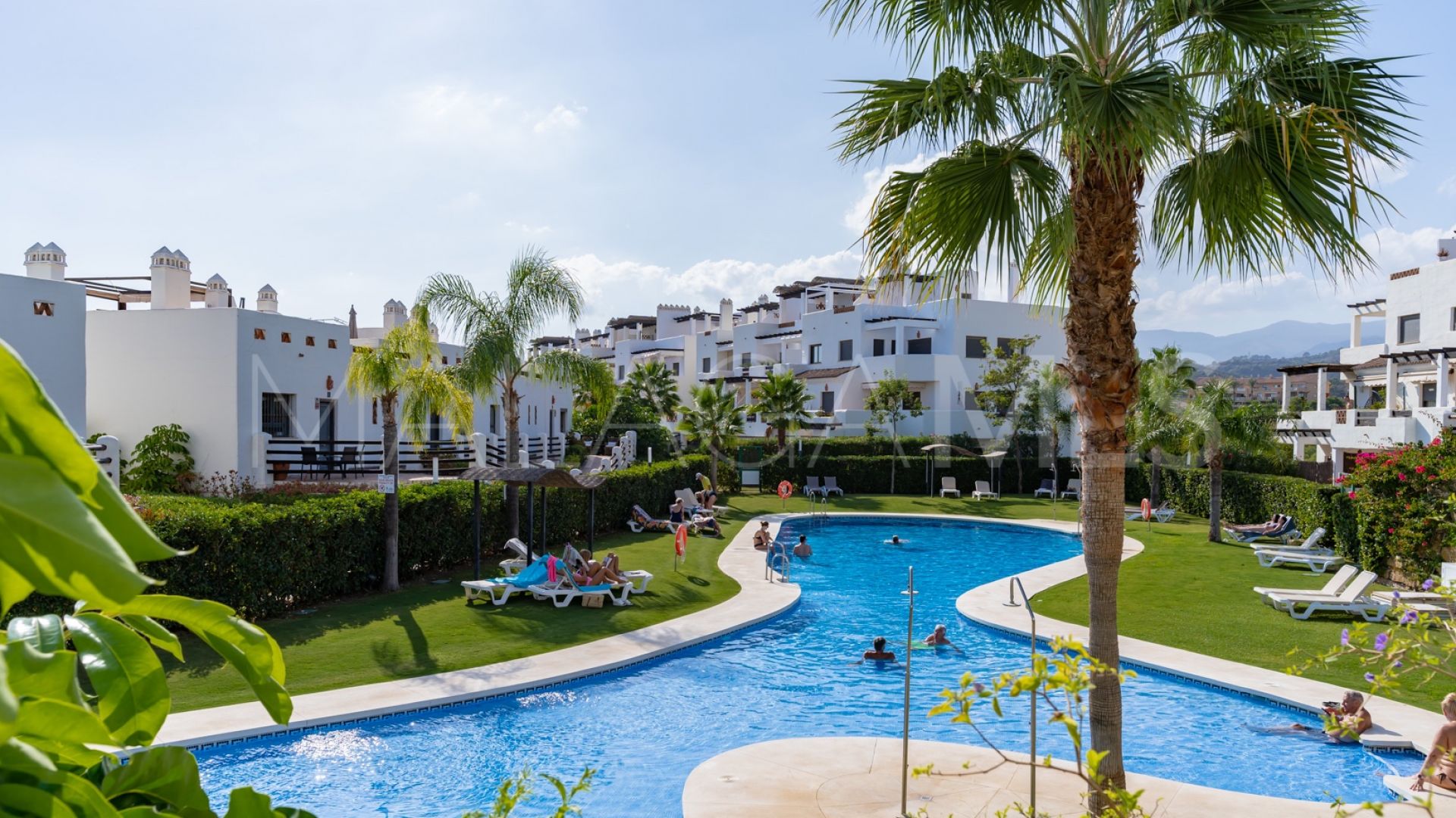 Apartamento planta baja a la venta in Estepona
