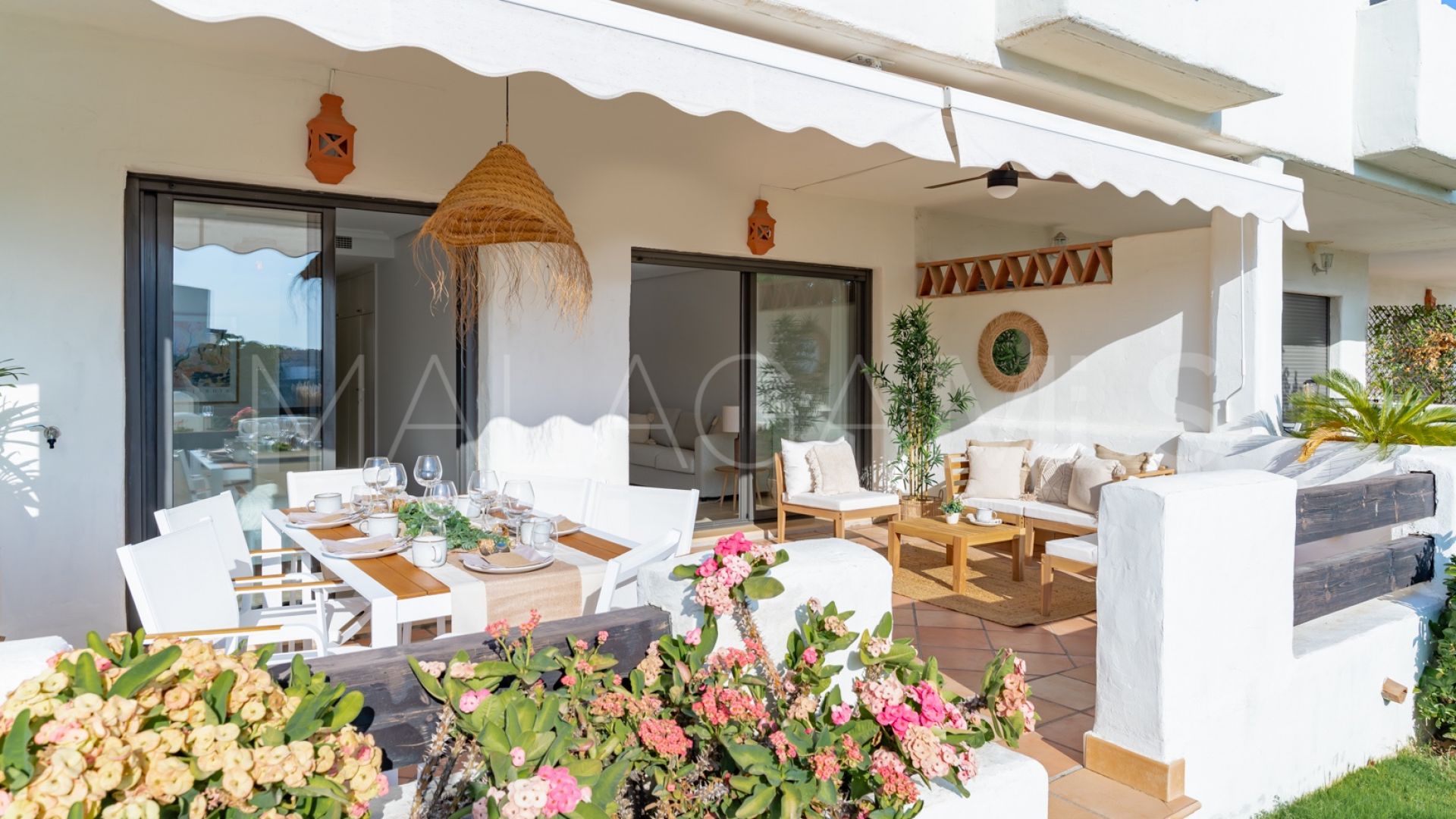 Apartamento planta baja a la venta in Estepona