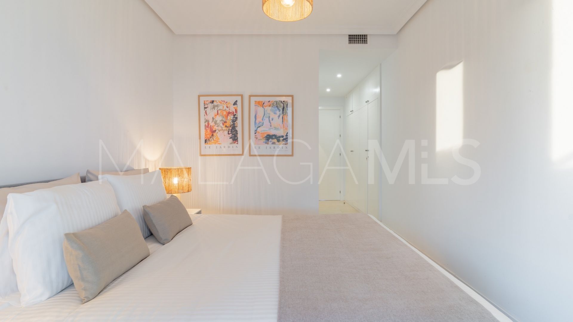 Apartamento planta baja a la venta in Estepona