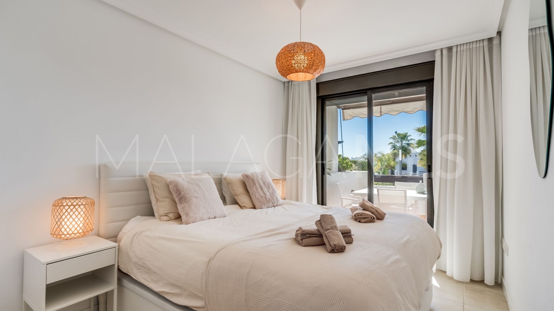 Apartamento planta baja a la venta de 2 bedrooms in Estepona
