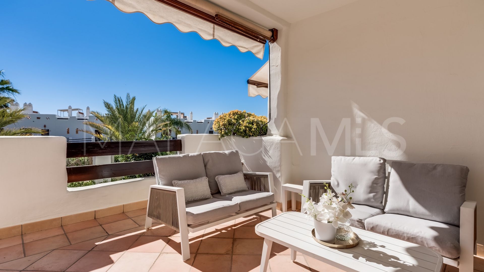 Apartamento planta baja a la venta de 2 bedrooms in Estepona
