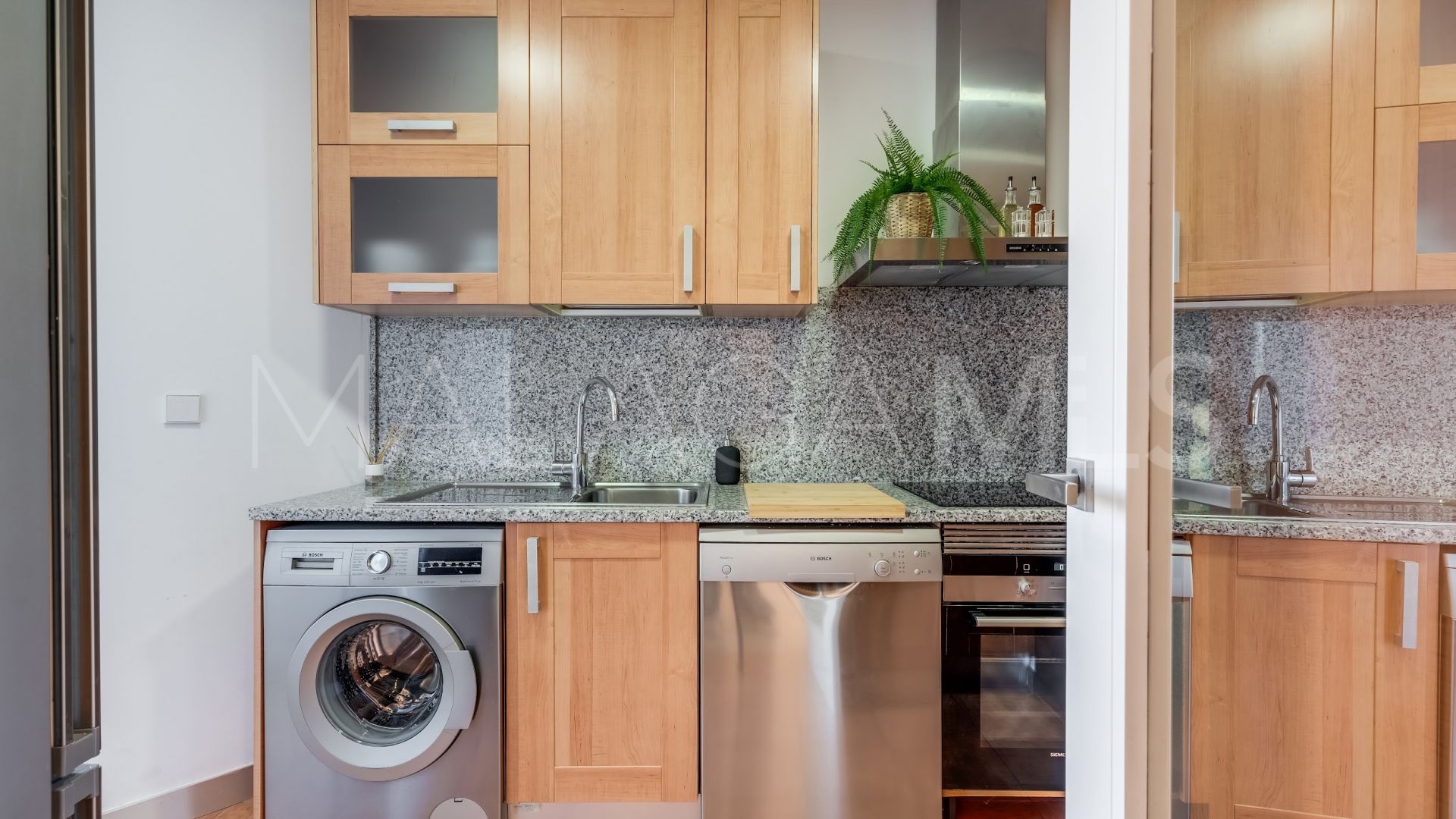 Apartamento planta baja a la venta de 2 bedrooms in Estepona