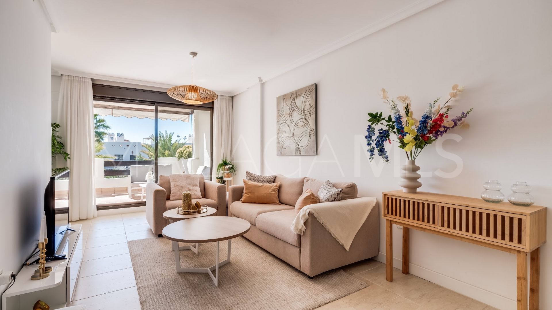 Apartamento planta baja a la venta de 2 bedrooms in Estepona