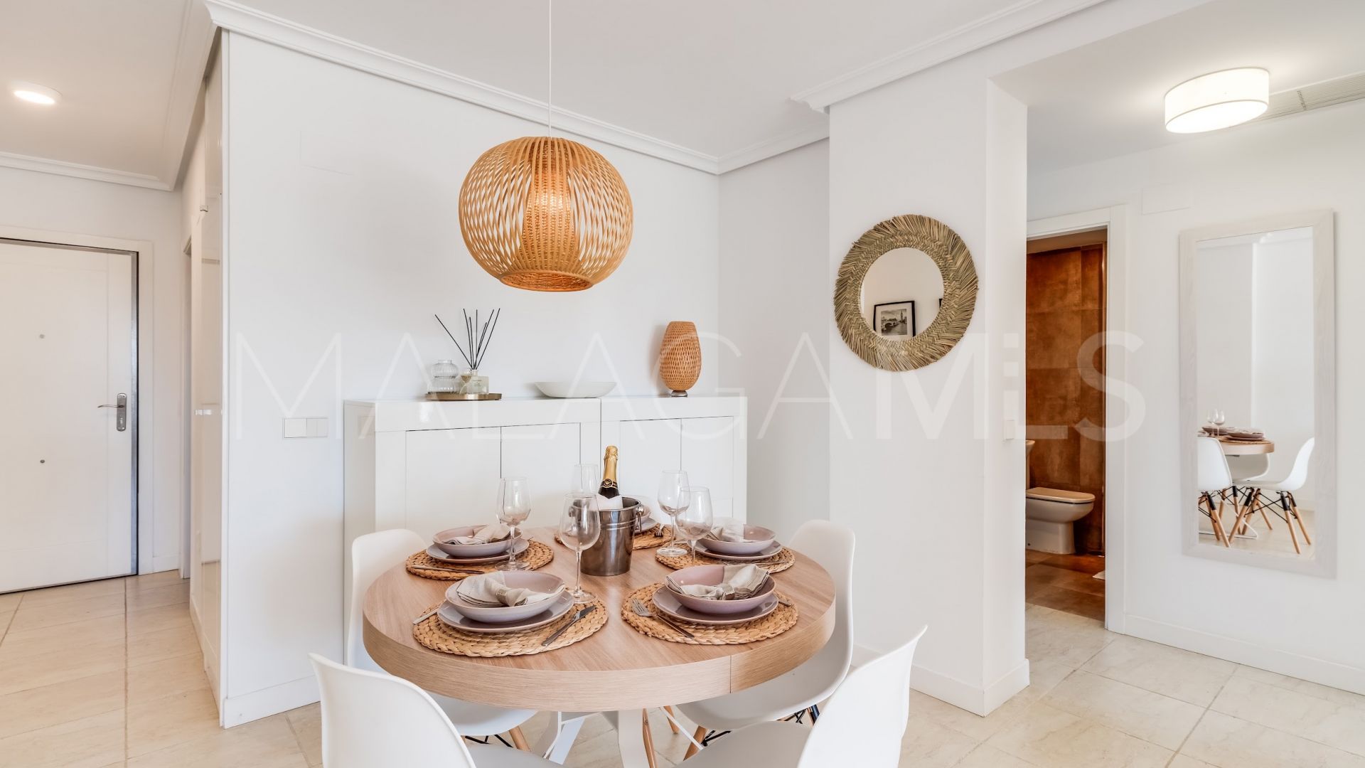 Apartamento planta baja a la venta de 2 bedrooms in Estepona