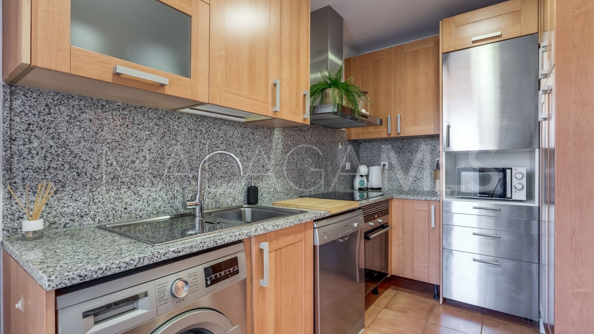 Apartamento planta baja a la venta de 2 bedrooms in Estepona