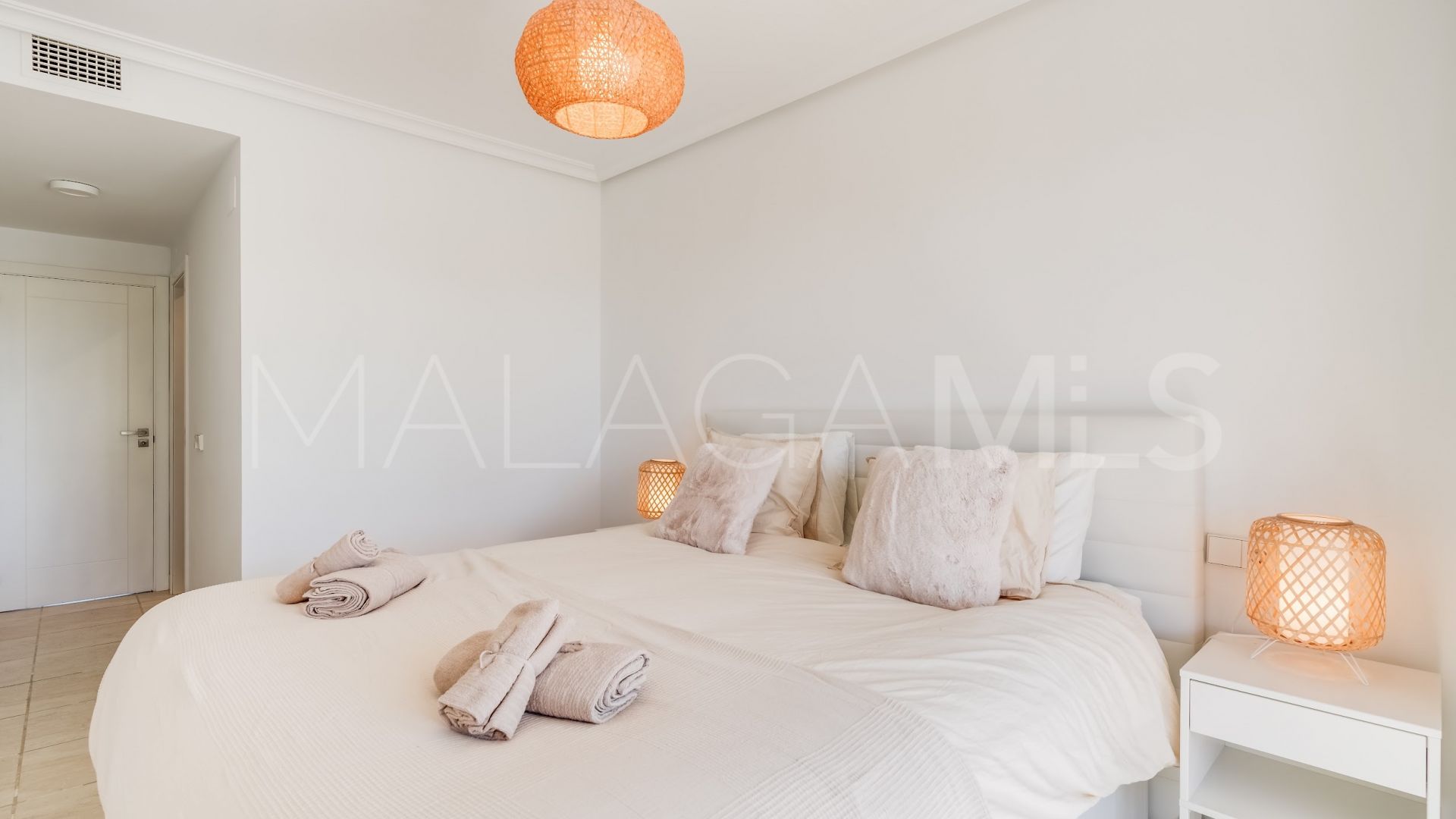 Apartamento planta baja a la venta de 2 bedrooms in Estepona