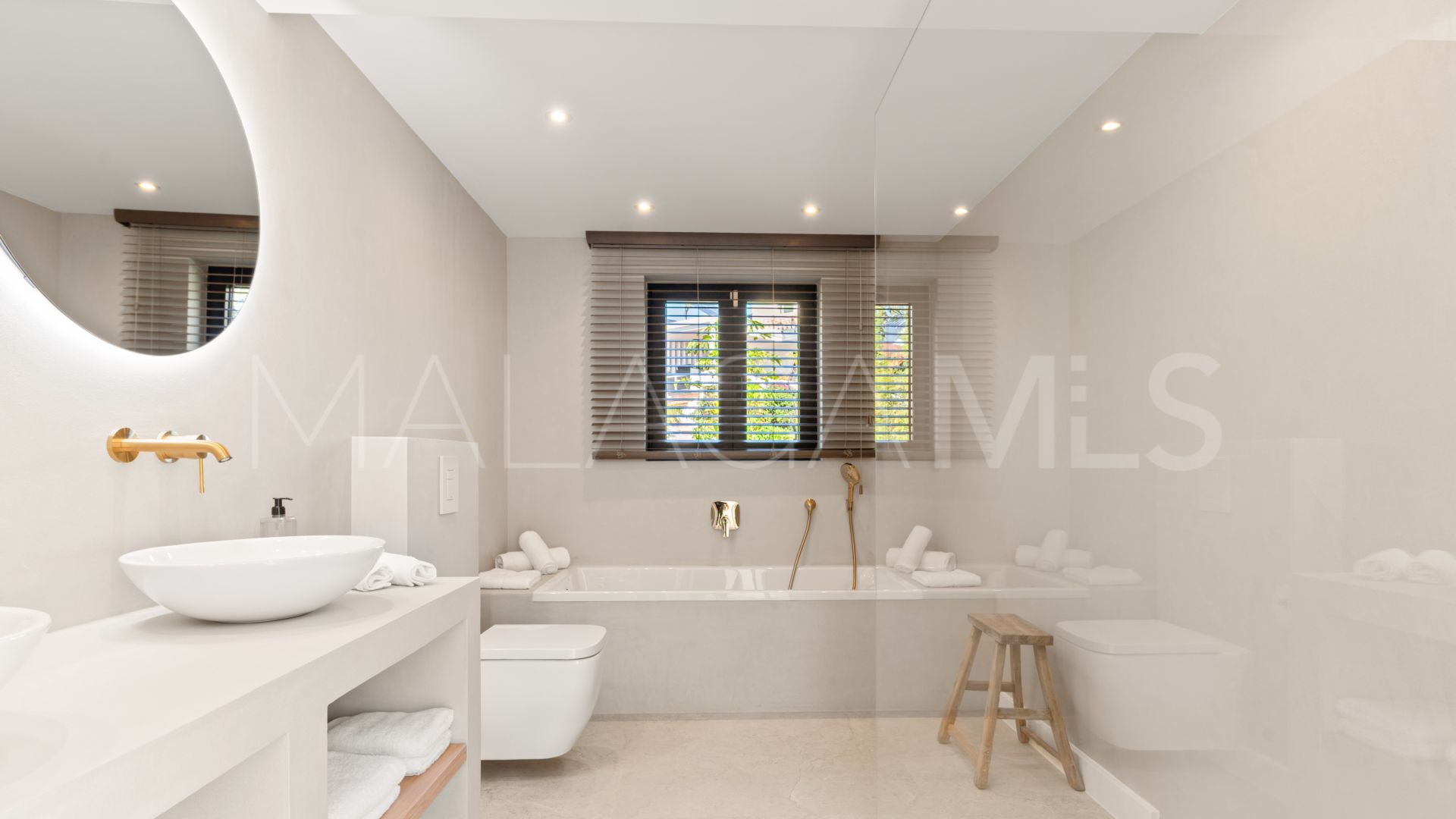 Semi detached house with 4 bedrooms for sale in Altos del Paraiso