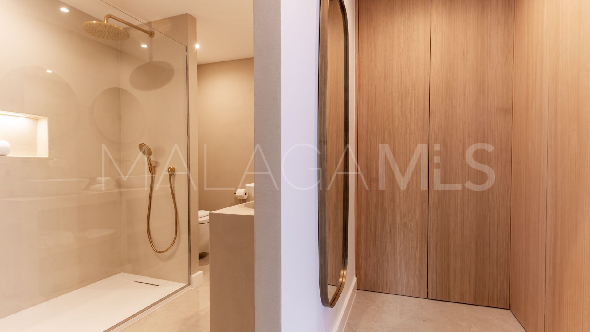 Semi detached house with 4 bedrooms for sale in Altos del Paraiso