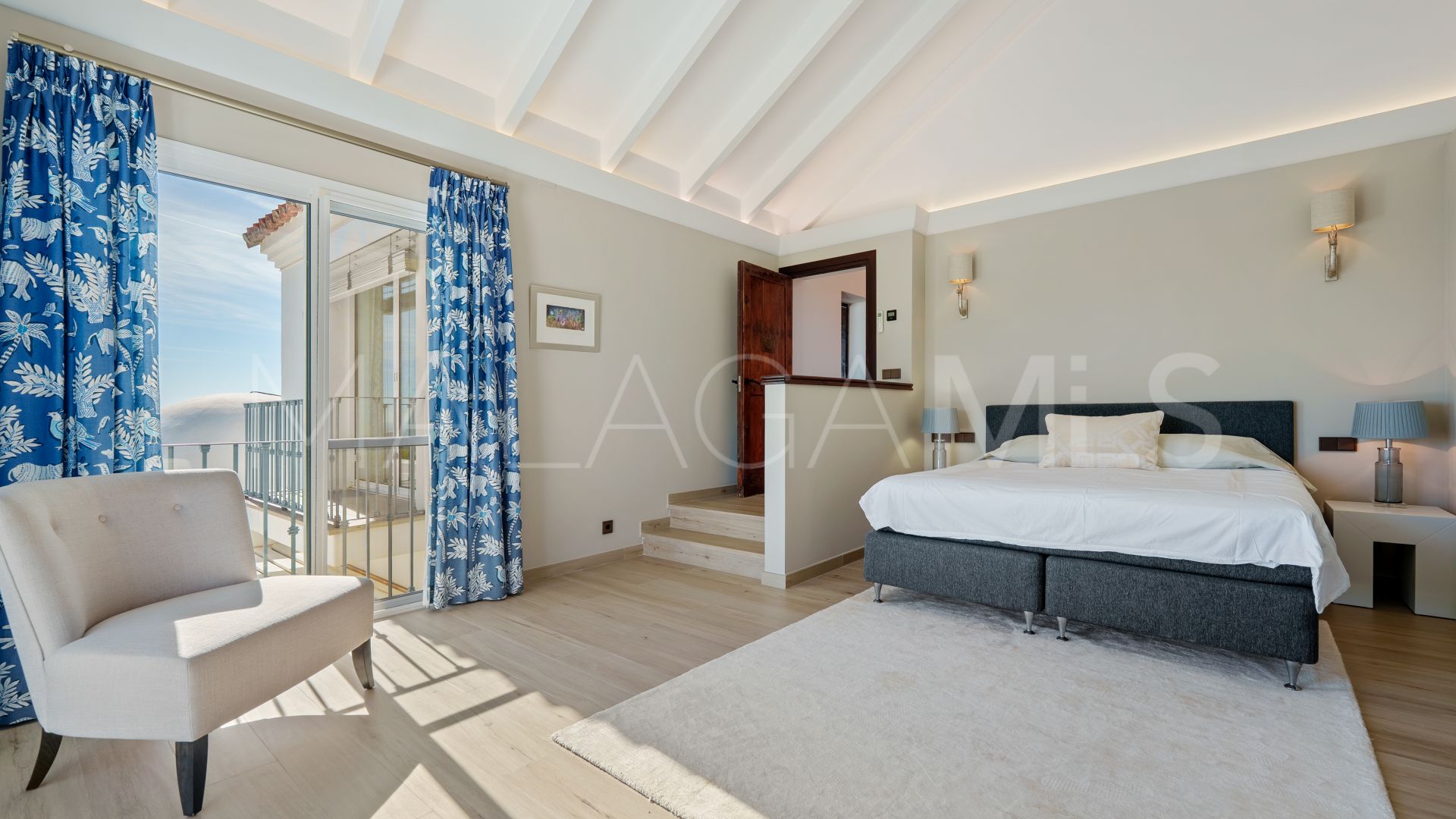 Villa for sale in Benahavis