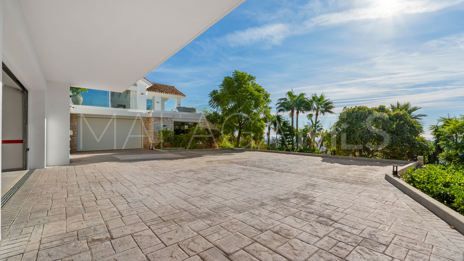 Villa for sale in Benahavis
