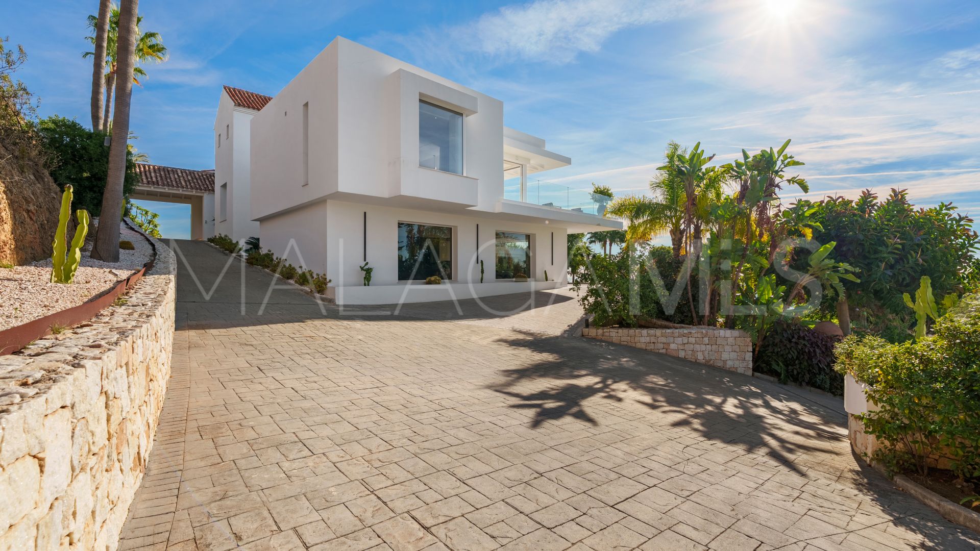 Villa for sale in Benahavis