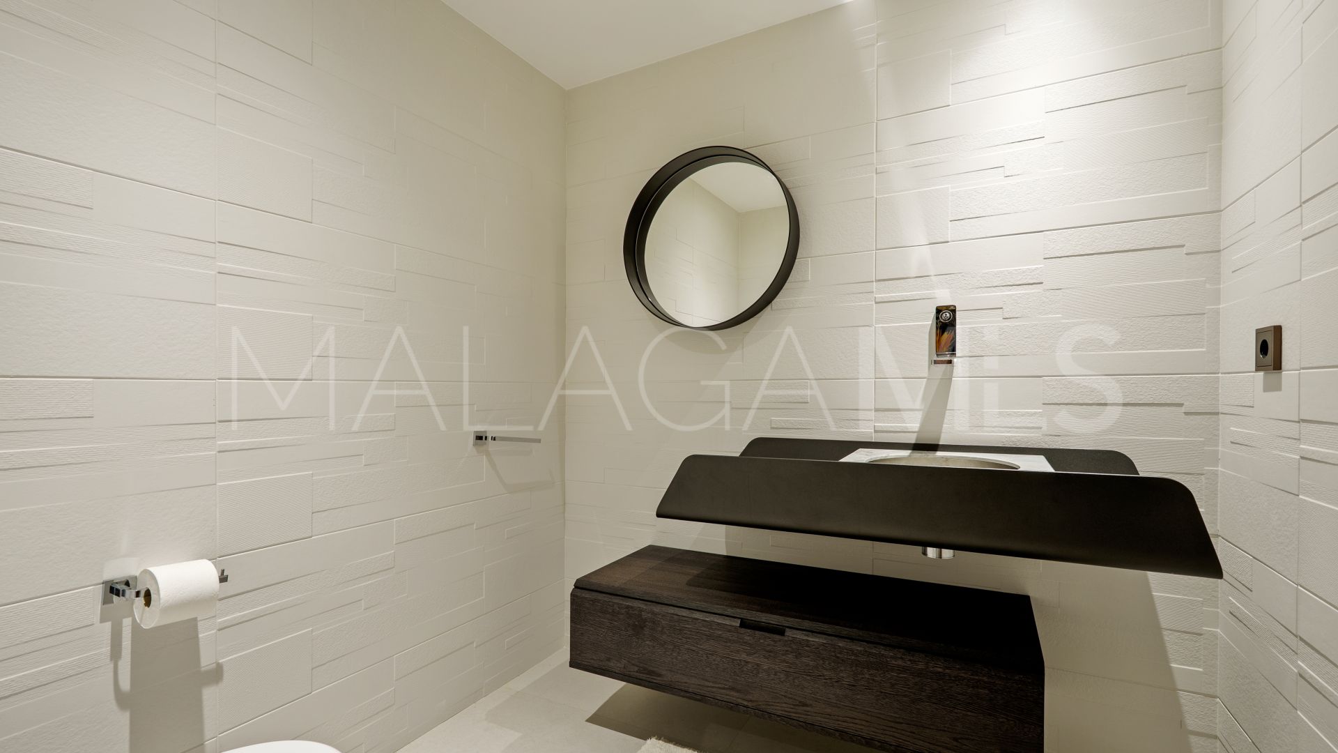 Villa for sale in Benahavis