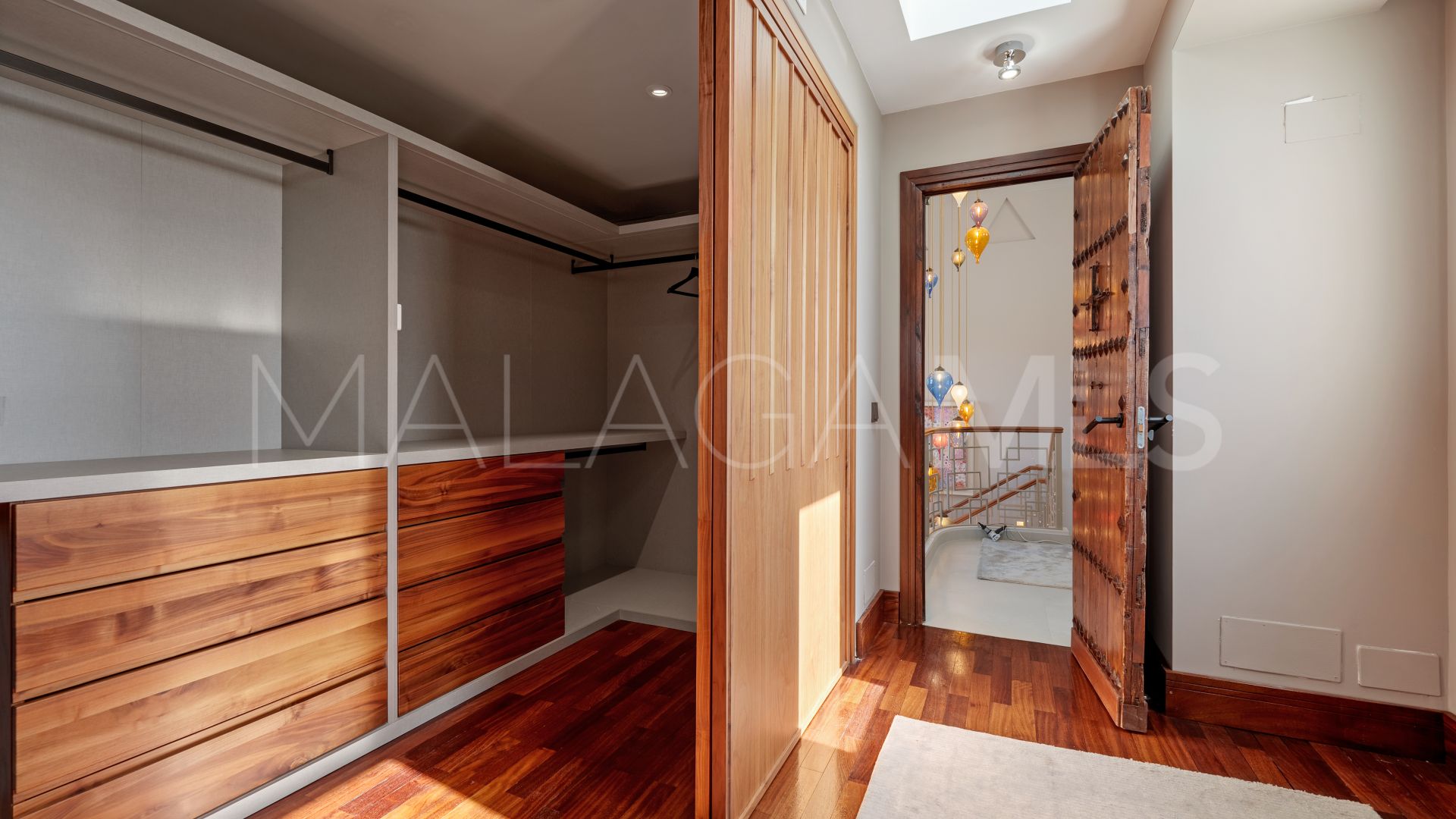 Villa for sale in Benahavis