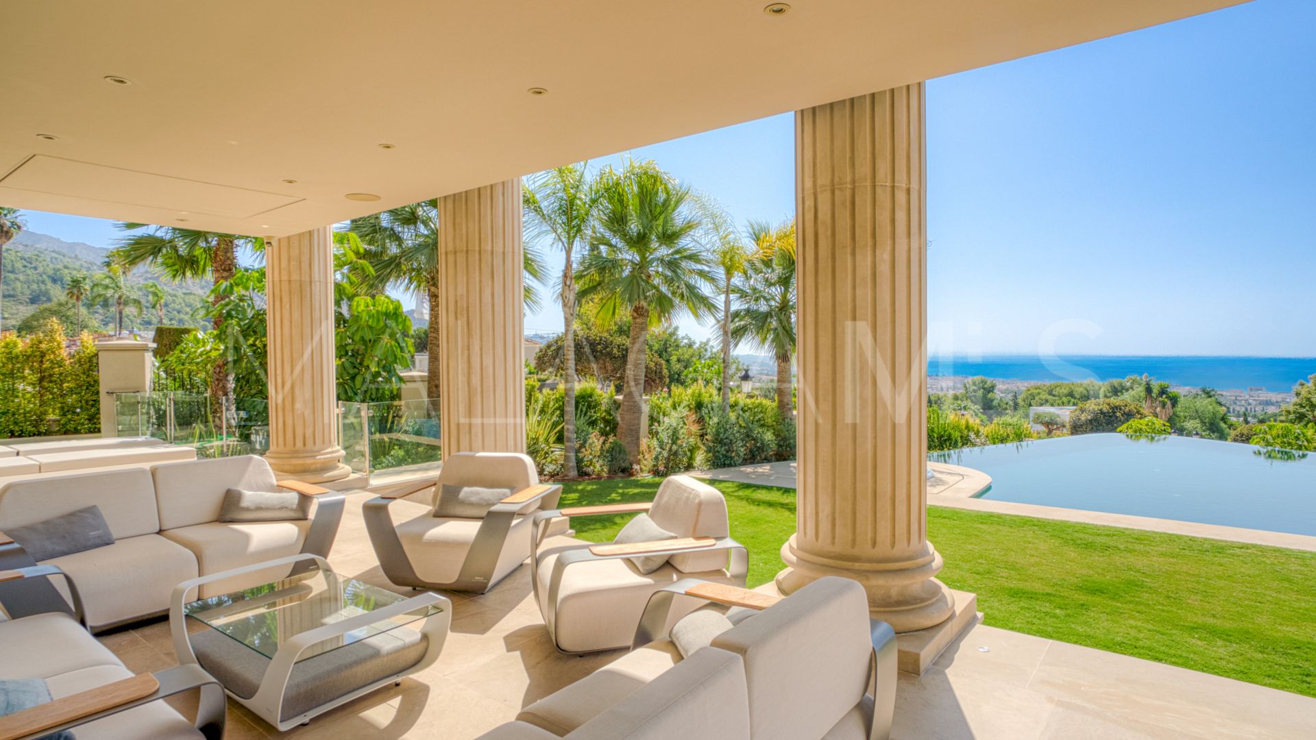 Villa for sale in Sierra Blanca