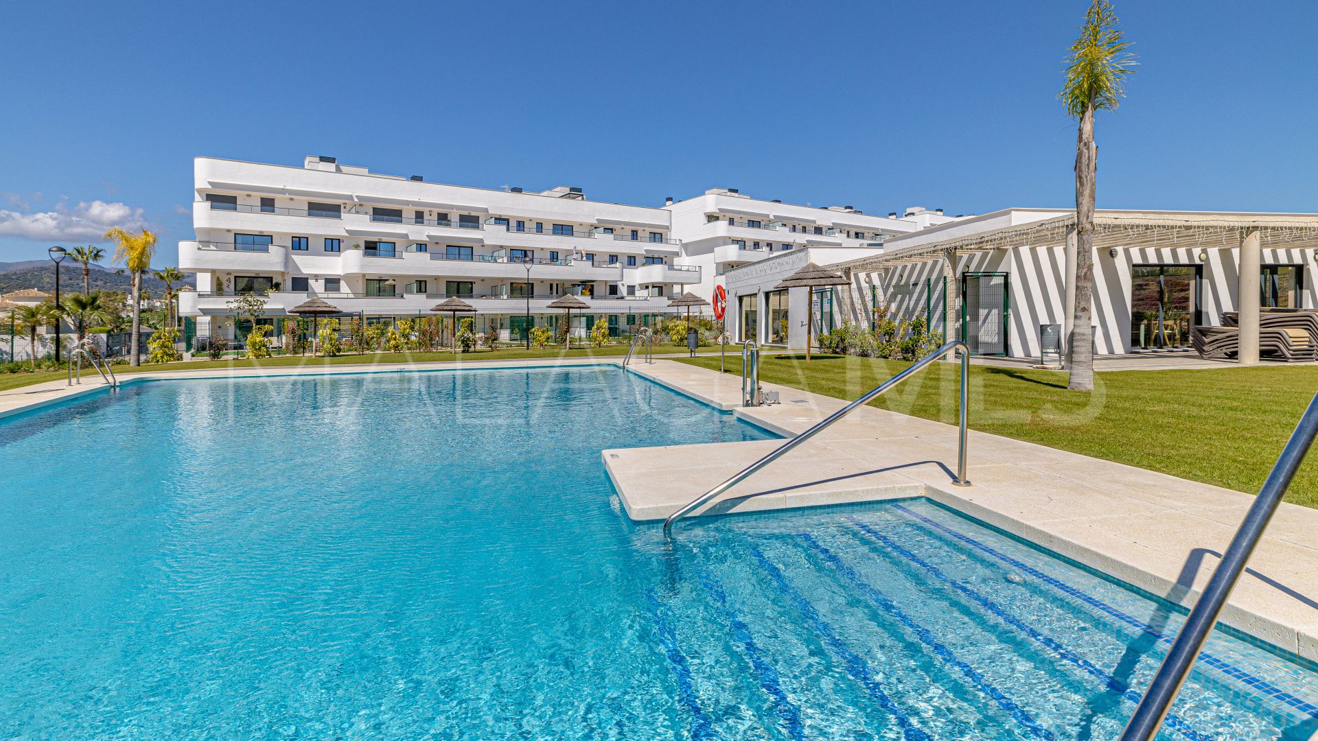 Erdgeschosswohnung for sale in Estepona